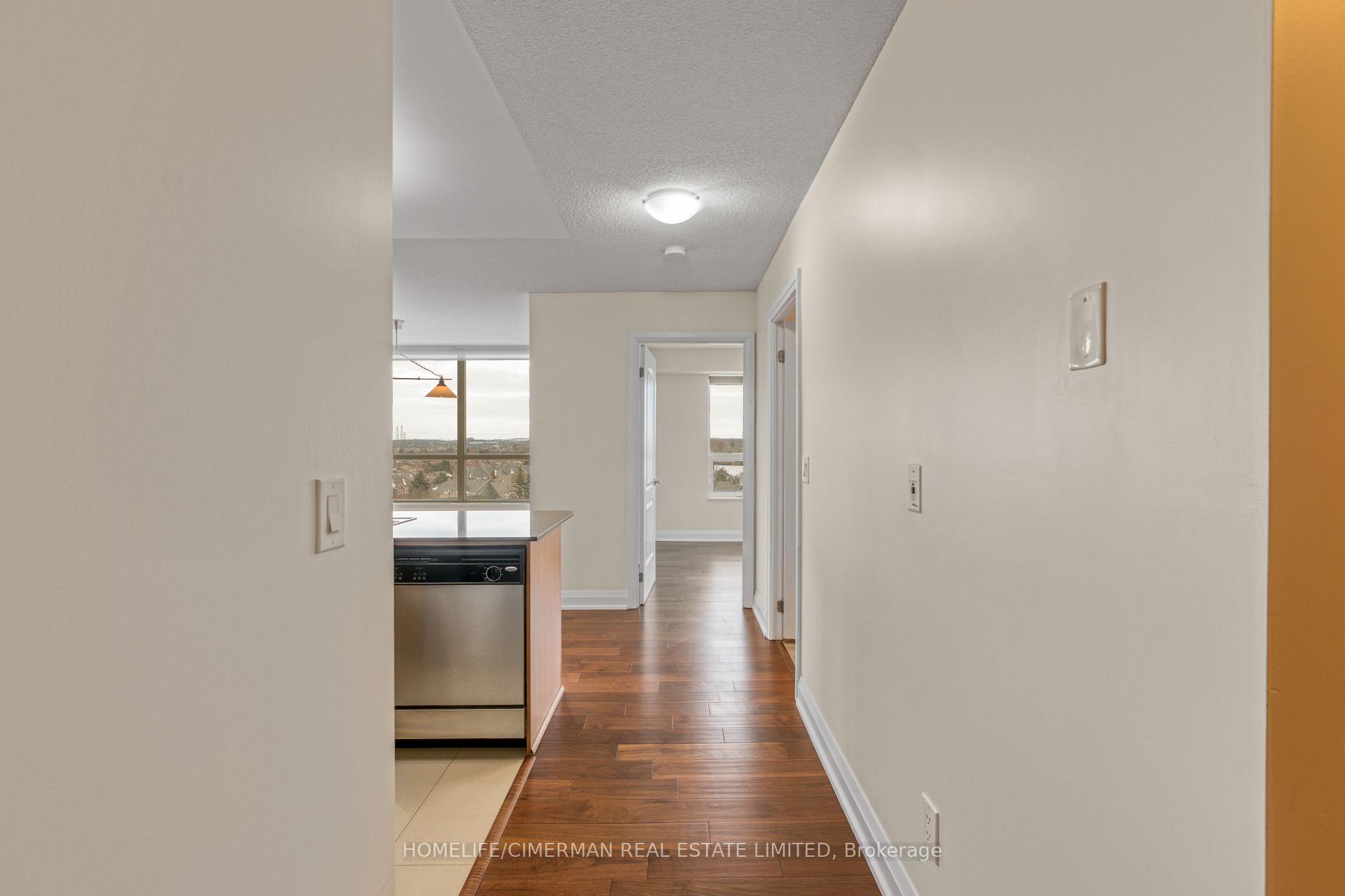 Photo 2 of Unit 811, 30 N Park Road, Vaughan, Beverley Glen — HOMEH