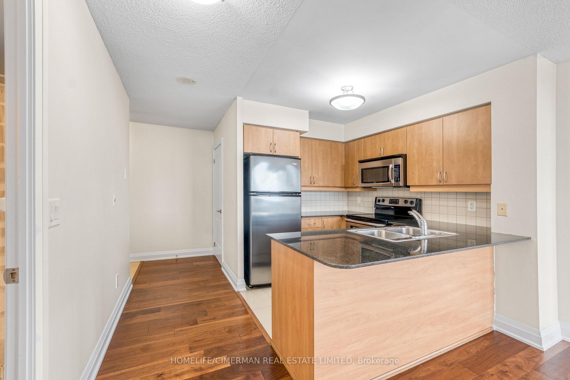 Photo 5 of Unit 811, 30 N Park Road, Vaughan, Beverley Glen — HOMEH