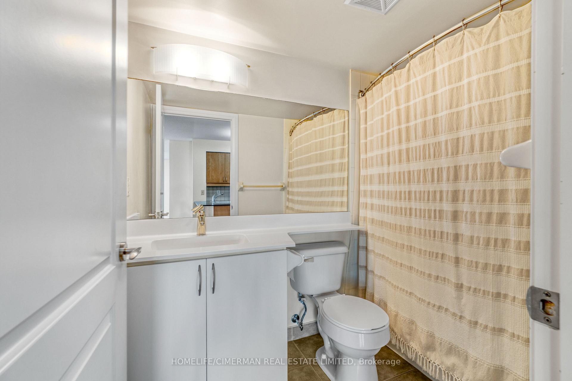 Photo 6 of Unit 811, 30 N Park Road, Vaughan, Beverley Glen — HOMEH