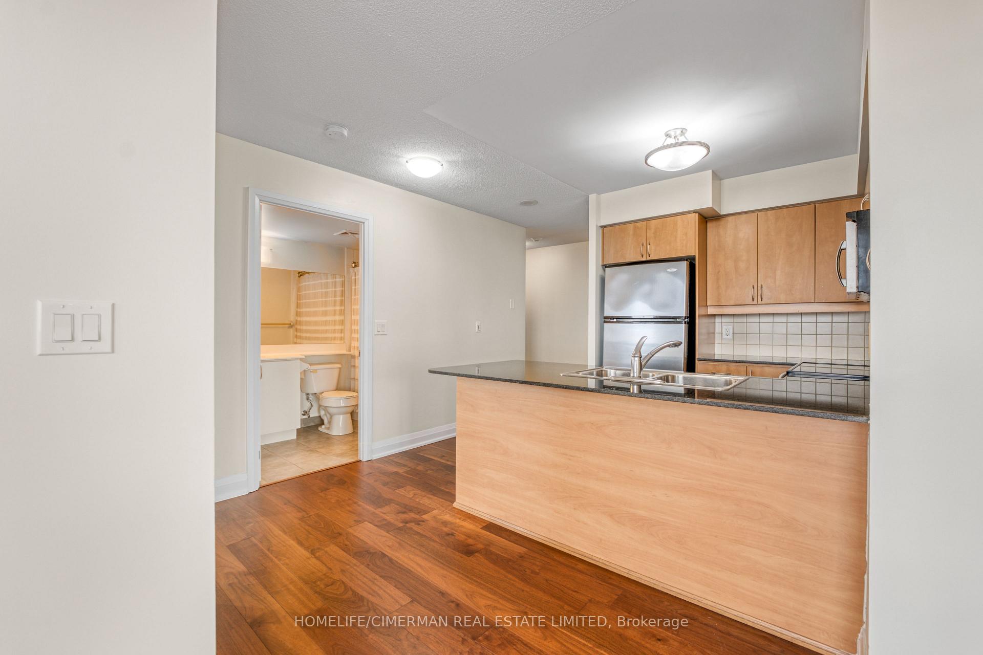 Photo 9 of Unit 811, 30 N Park Road, Vaughan, Beverley Glen — HOMEH