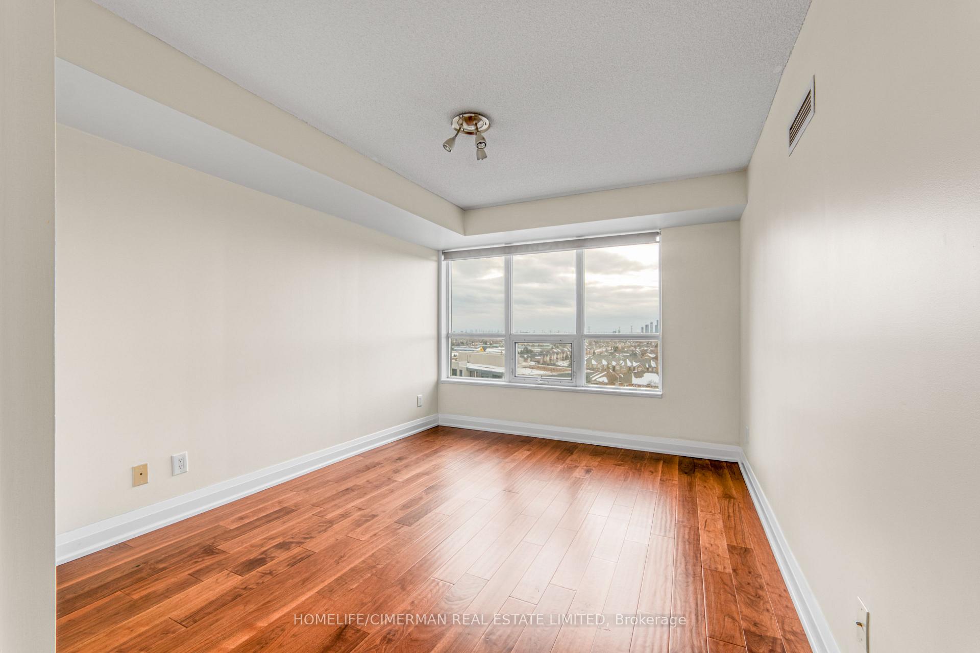 Photo 12 of Unit 811, 30 N Park Road, Vaughan, Beverley Glen — HOMEH