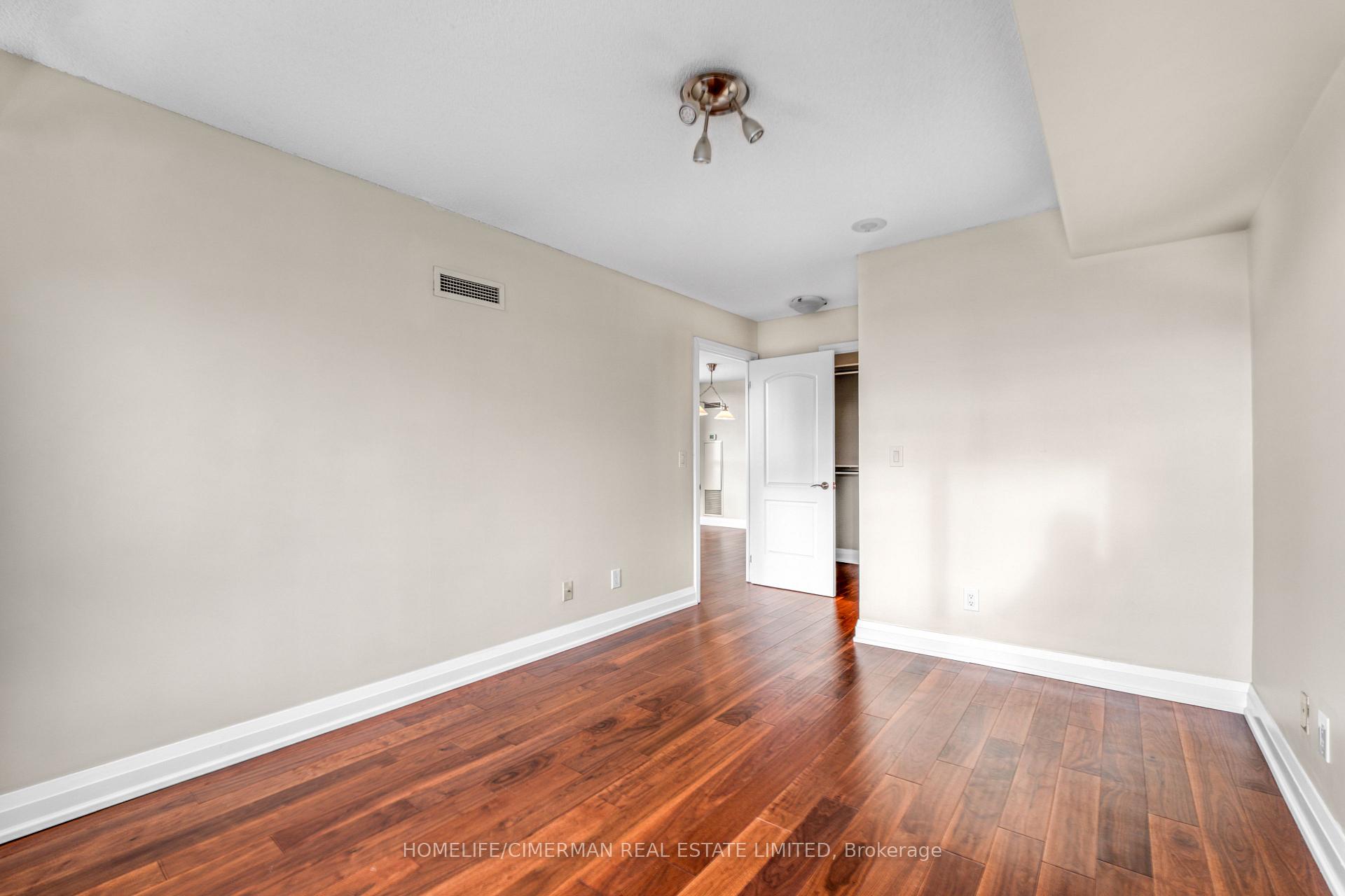 Photo 11 of Unit 811, 30 N Park Road, Vaughan, Beverley Glen — HOMEH