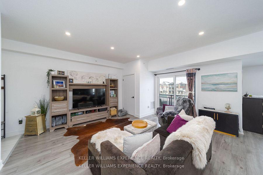 Photo 4 of Unit 102, 4 Spice Way, Barrie, Innis-Shore — HOMEH