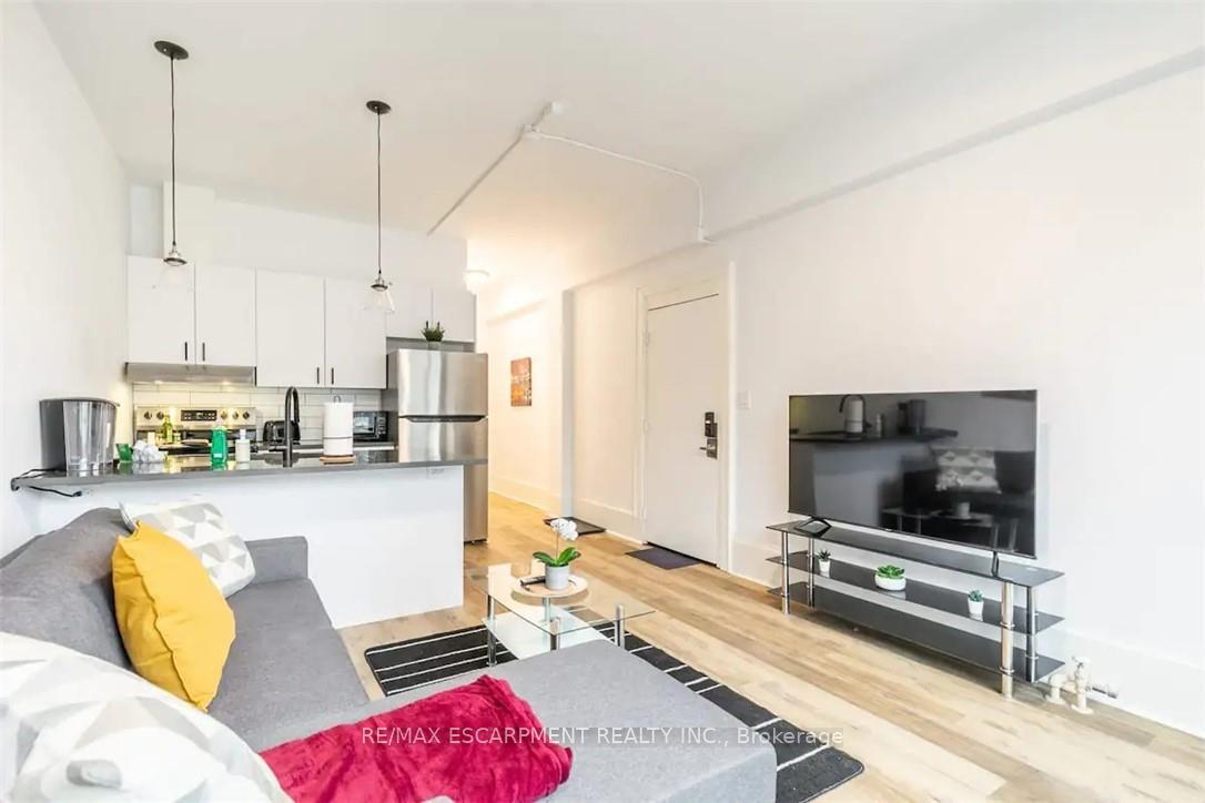 Photo 7 of Unit 202, 63 John Street S, Hamilton, Corktown — HOMEH