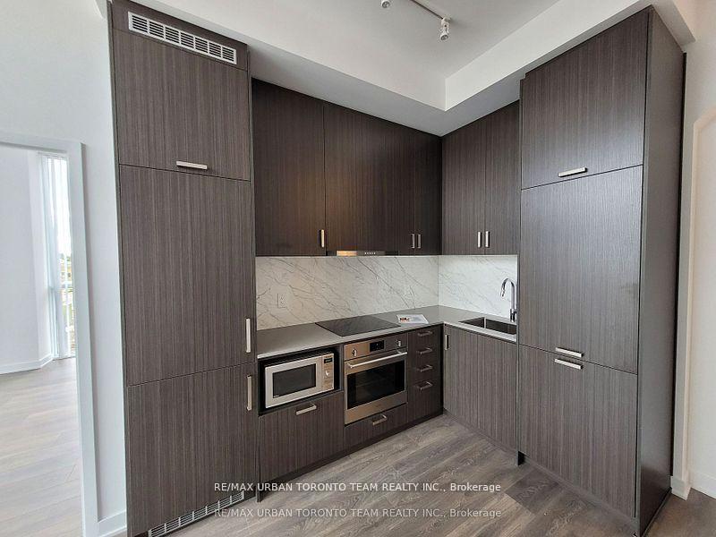 Photo 4 of Unit 220, 60 Honeycrisp Crescent, Vaughan, Vaughan Corporate Centre — HOMEH