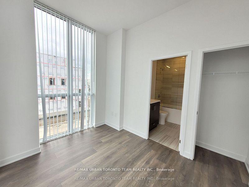 Photo 8 of Unit 220, 60 Honeycrisp Crescent, Vaughan, Vaughan Corporate Centre — HOMEH