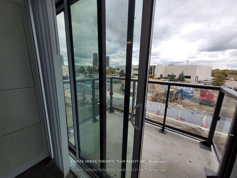 Photo 7 of Unit 220, 60 Honeycrisp Crescent, Vaughan, Vaughan Corporate Centre — HOMEH