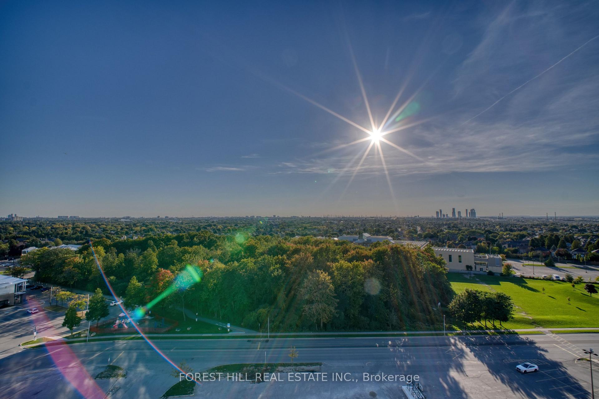 Photo 4 of Unit 1005, 30 Upper Mall Way, Vaughan, Brownridge — HOMEH