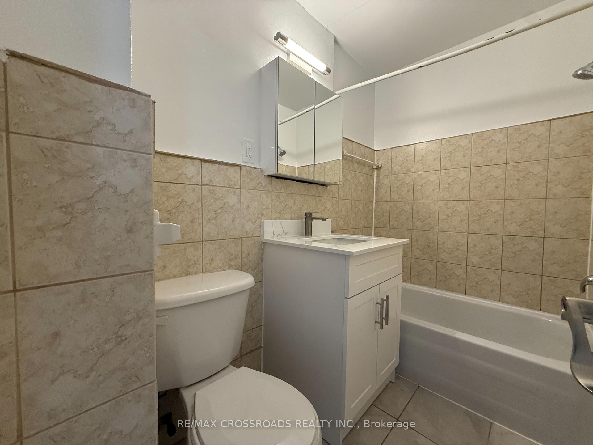 Photo 4 of Unit B05, 2770 Yonge Street, Toronto, Lawrence Park South — HOMEH
