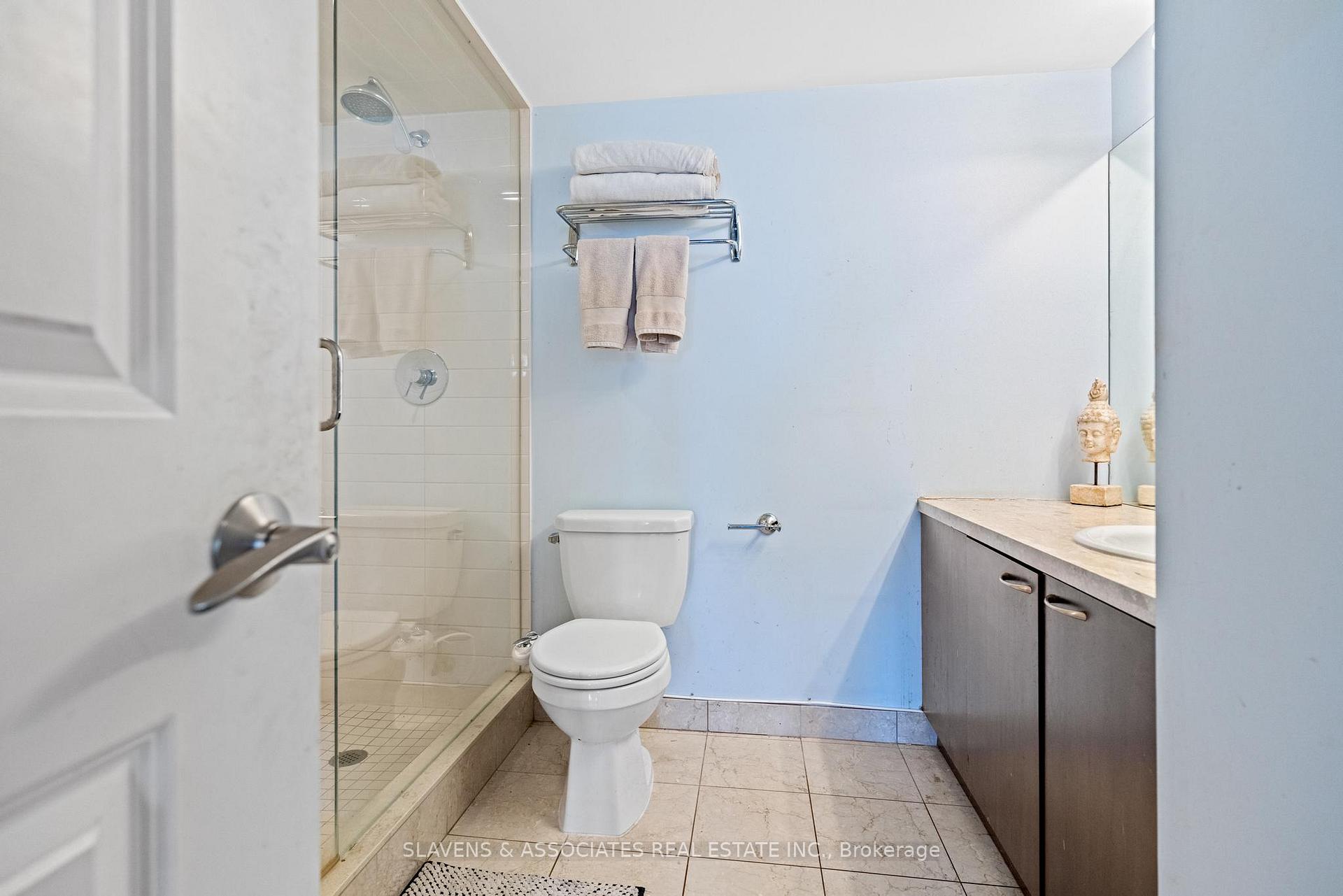 Photo 4 of Unit 406, 500 St. Clair Avenue W, Toronto, Humewood-Cedarvale — HOMEH