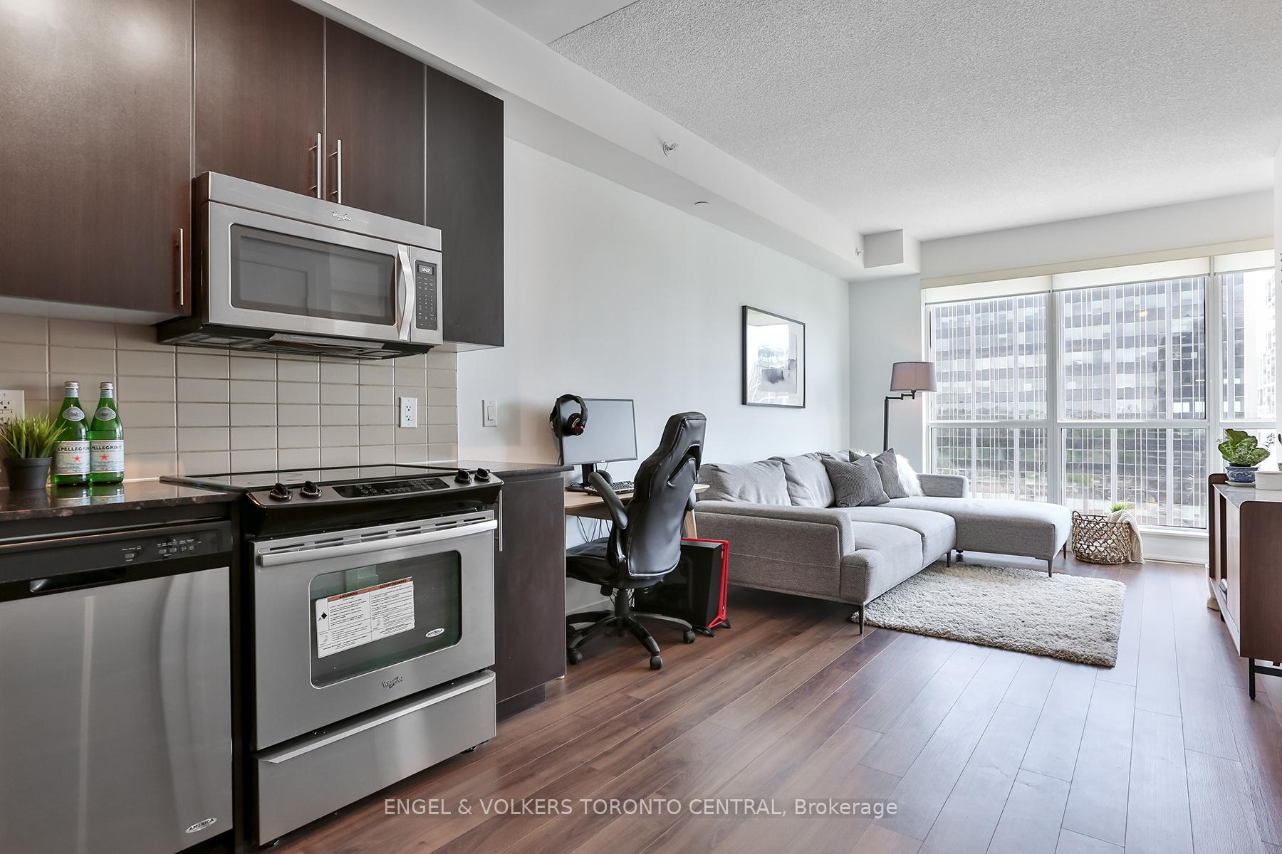Photo 4 of Unit 1101, 60 Berwick Avenue, Toronto, Yonge-Eglinton — HOMEH