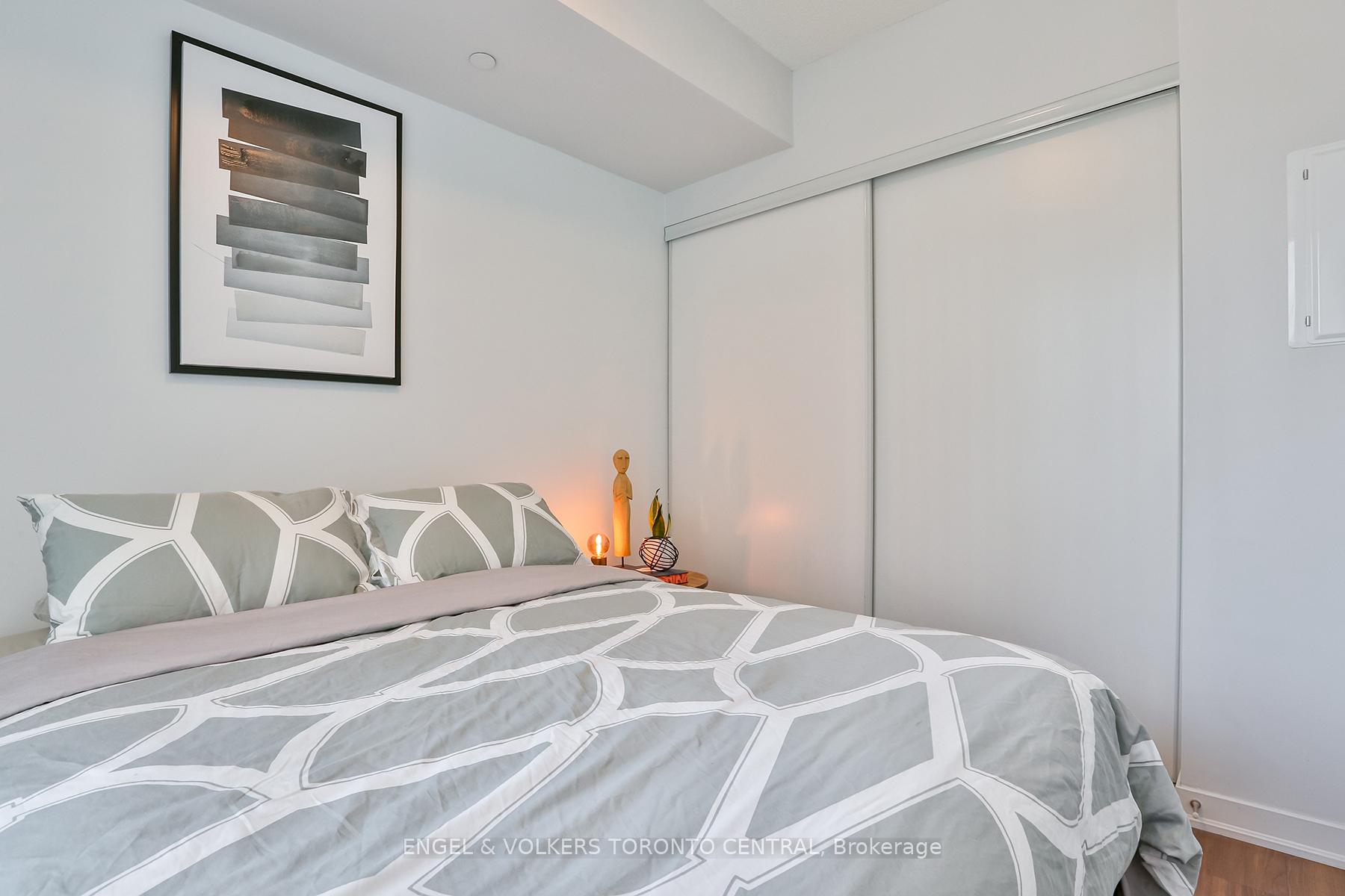 Photo 8 of Unit 1101, 60 Berwick Avenue, Toronto, Yonge-Eglinton — HOMEH