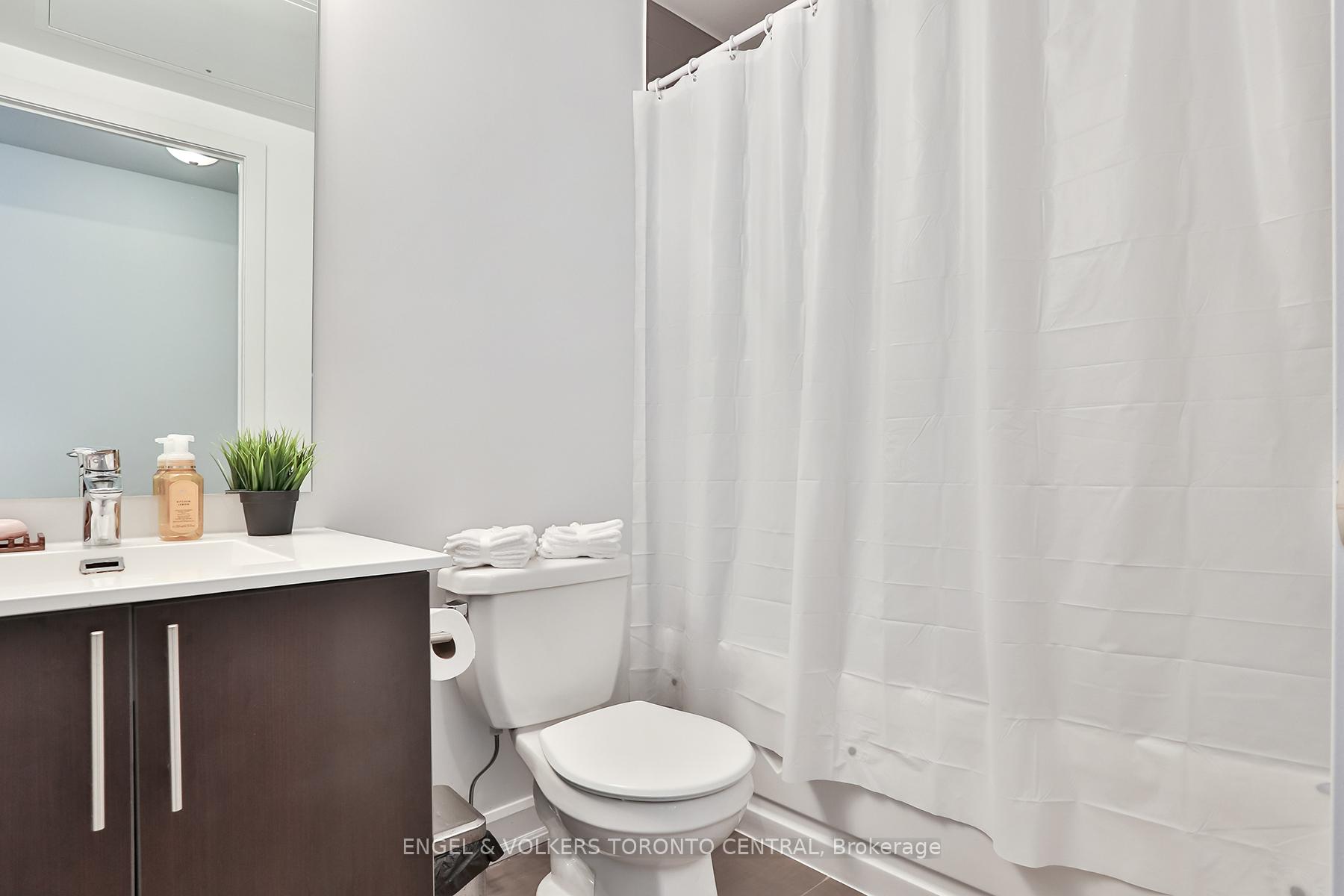 Photo 11 of Unit 1101, 60 Berwick Avenue, Toronto, Yonge-Eglinton — HOMEH
