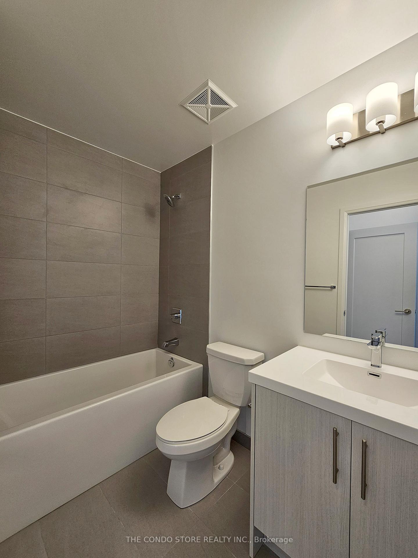 Photo 5 of Unit 301, 286 Main Street, Toronto, East End-Danforth — HOMEH