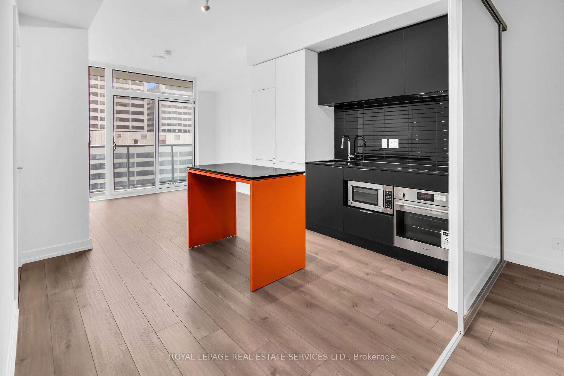 Photo 10 of Unit 1507, 33 Helendale Avenue, Toronto, Yonge-Eglinton — HOMEH