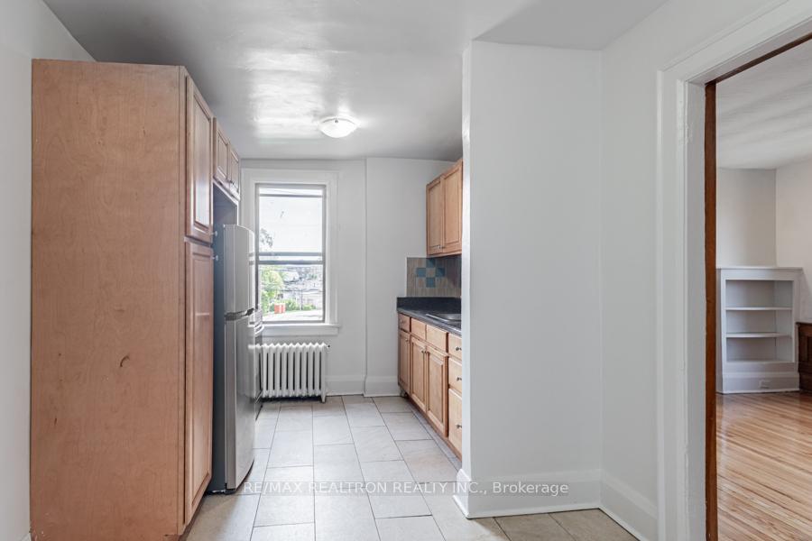Photo 3 of Unit 51, 8 Kingston Road, Toronto, Woodbine Corridor — HOMEH