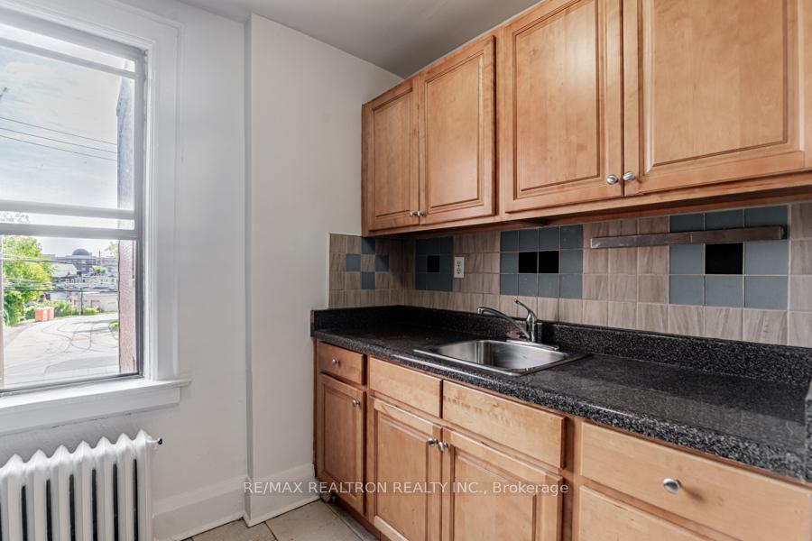 Photo 10 of Unit 51, 8 Kingston Road, Toronto, Woodbine Corridor — HOMEH