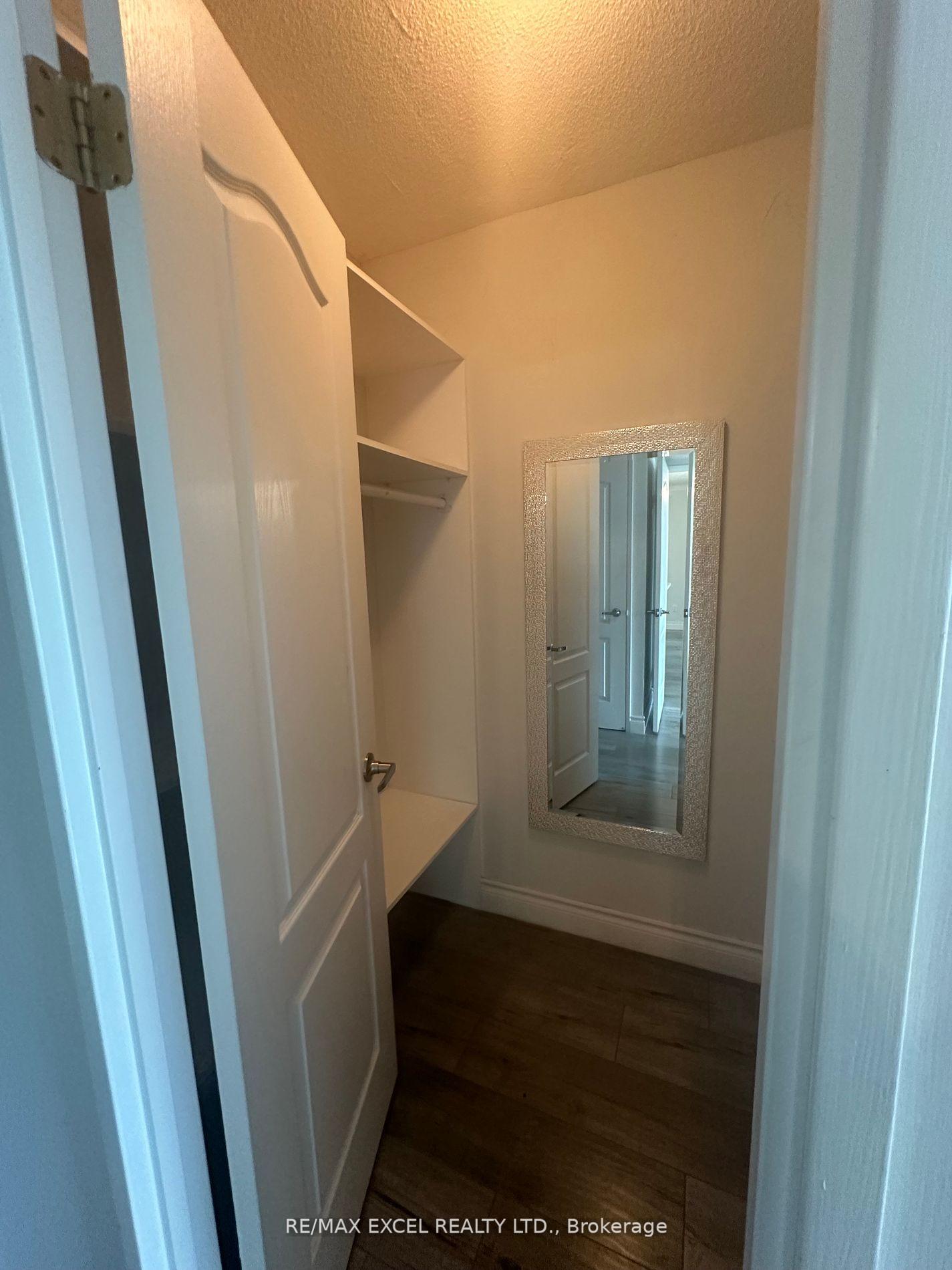Photo 5 of Unit 1506, 135 Pond Drive, Markham, Commerce Valley — HOMEH