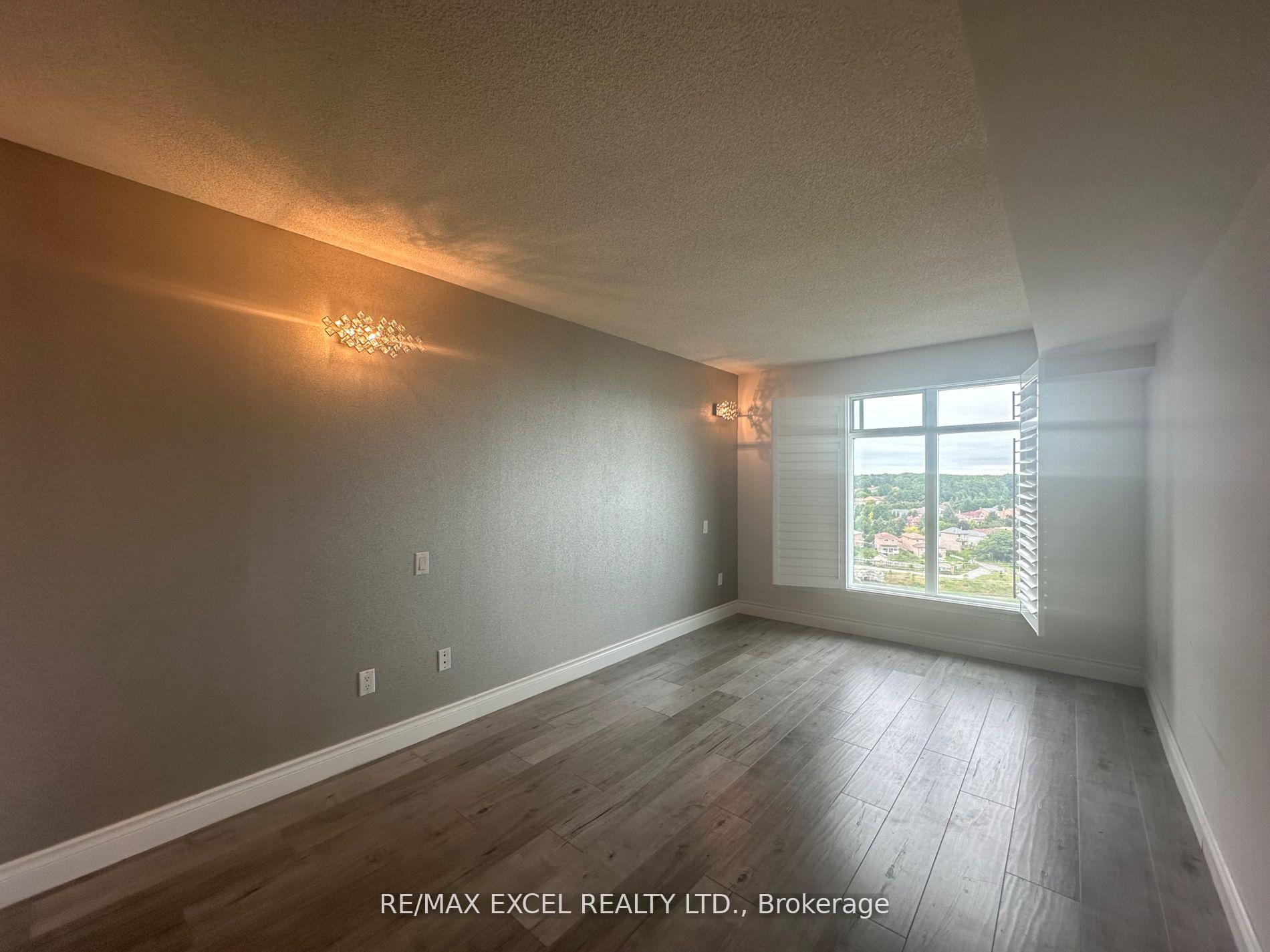 Photo 2 of Unit 1506, 135 Pond Drive, Markham, Commerce Valley — HOMEH