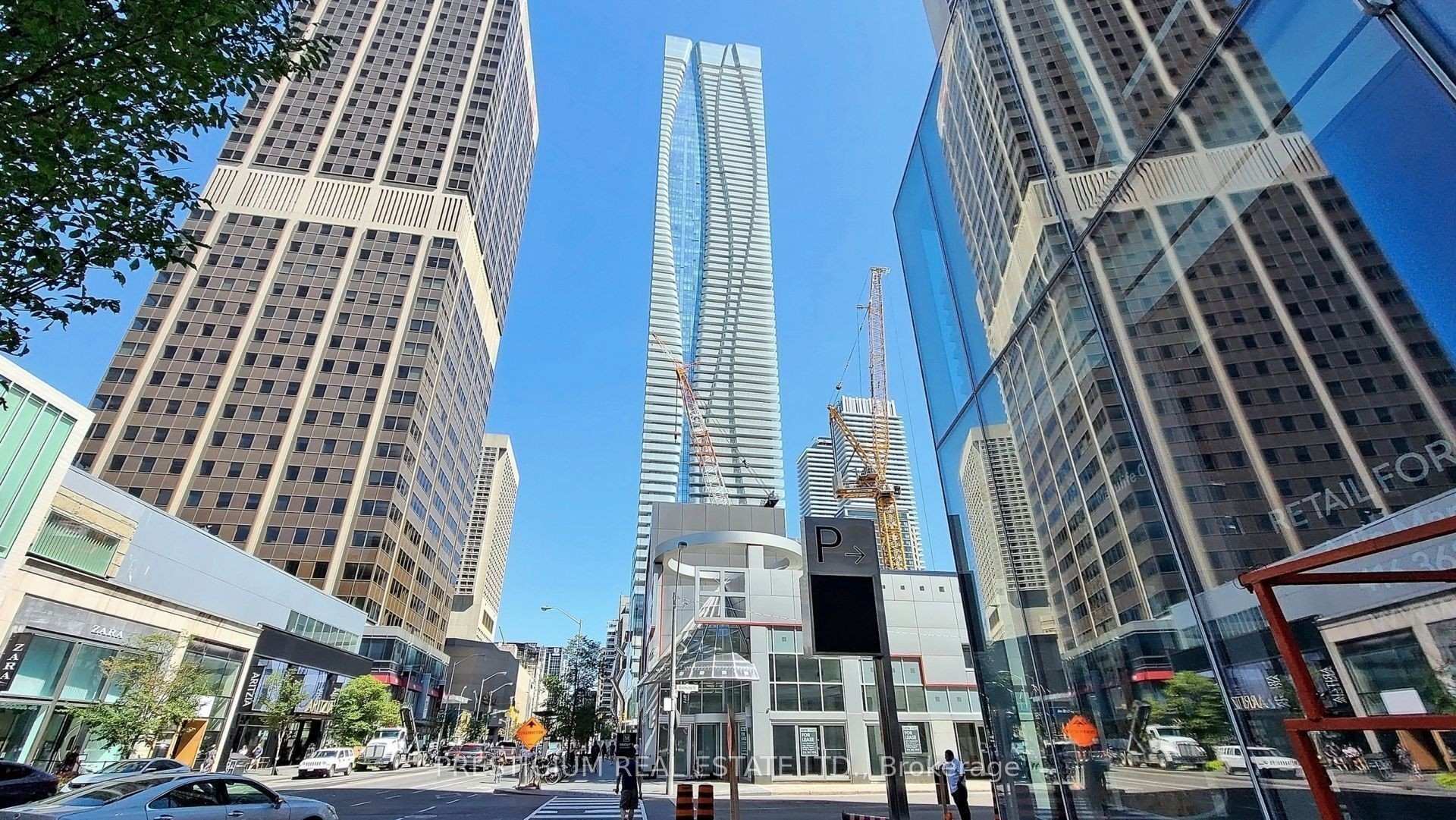 Front of Unit 4204, 1 Bloor Street E