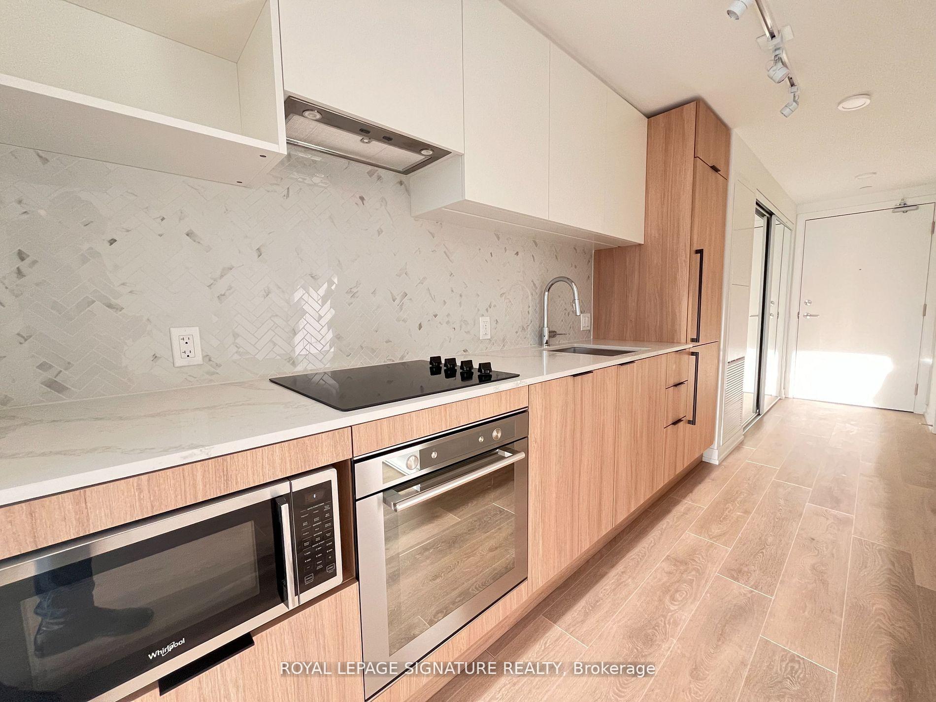 Front of Unit 1708, 82 Dalhousie Street