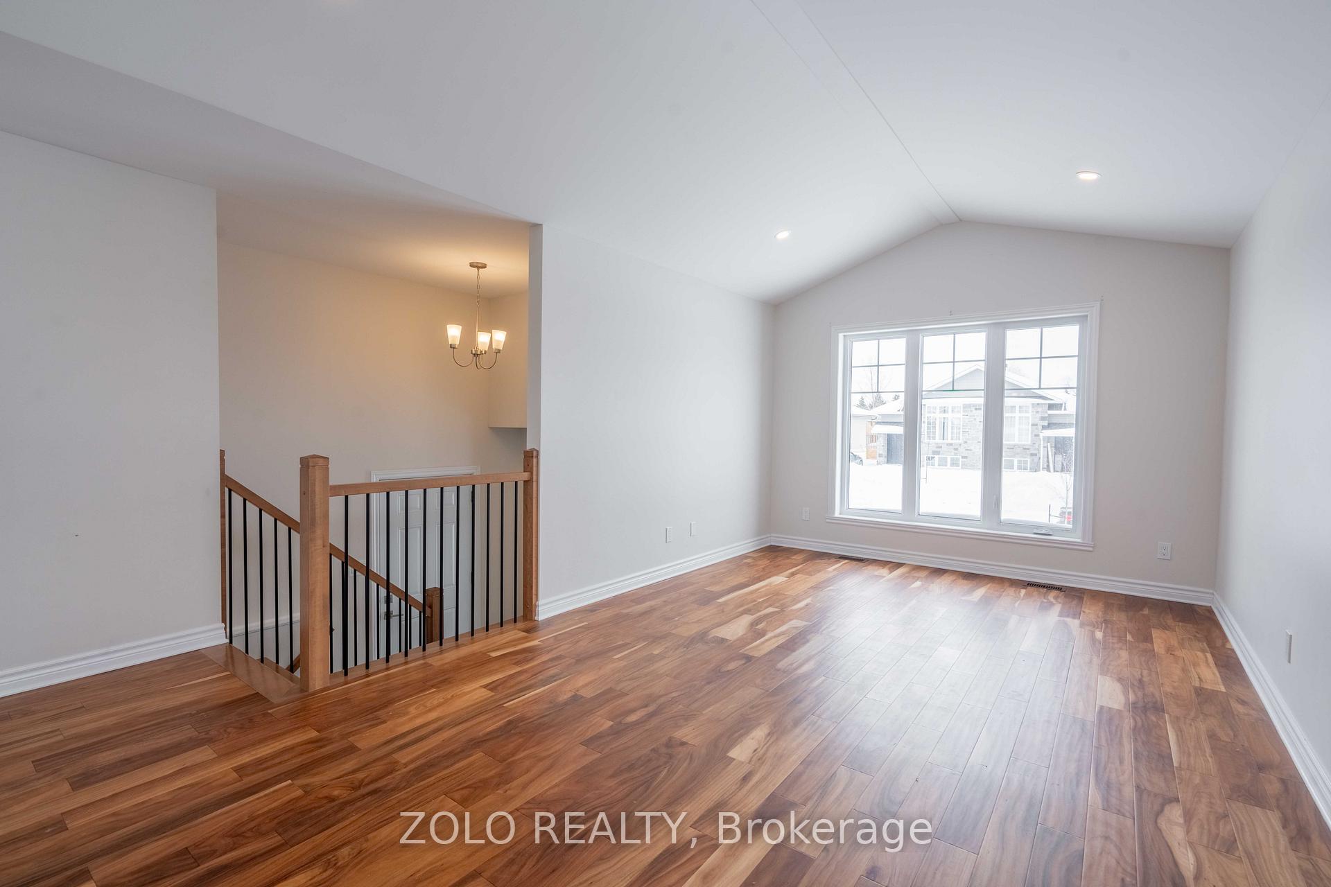 Photo 7 of 2360 Watson Crescent W, Cornwall — HOMEH