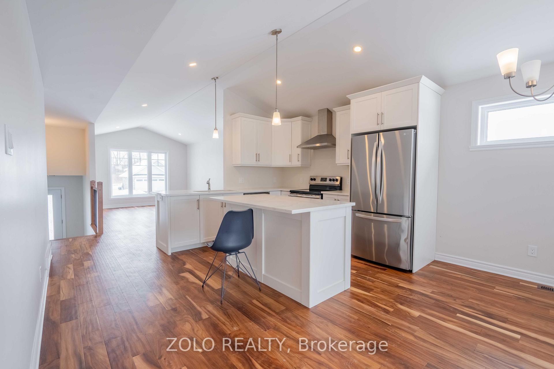 Photo 9 of 2360 Watson Crescent W, Cornwall — HOMEH