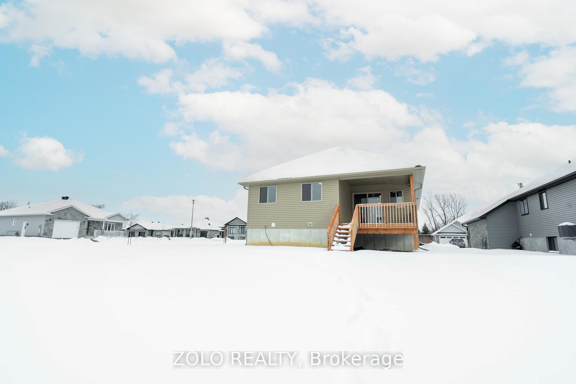 Photo 39 of 2360 Watson Crescent W, Cornwall — HOMEH