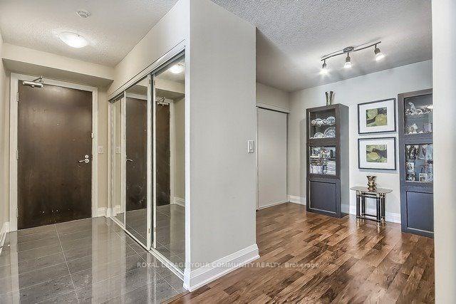 Photo 3 of Unit 414, 30 North Park Road, Vaughan, Beverley Glen — HOMEH