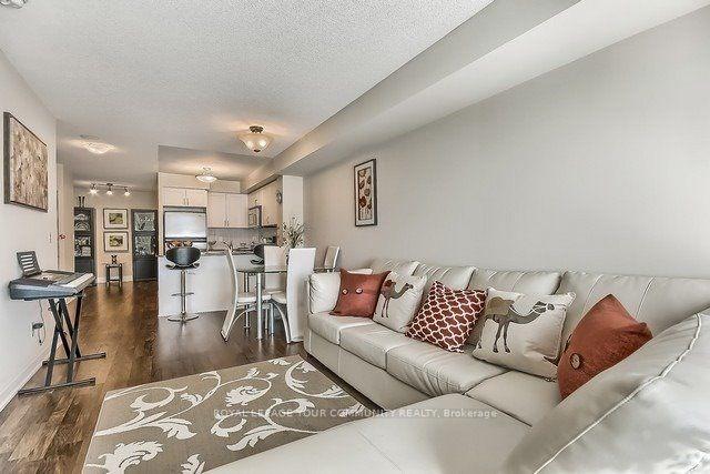 Photo 12 of Unit 414, 30 North Park Road, Vaughan, Beverley Glen — HOMEH