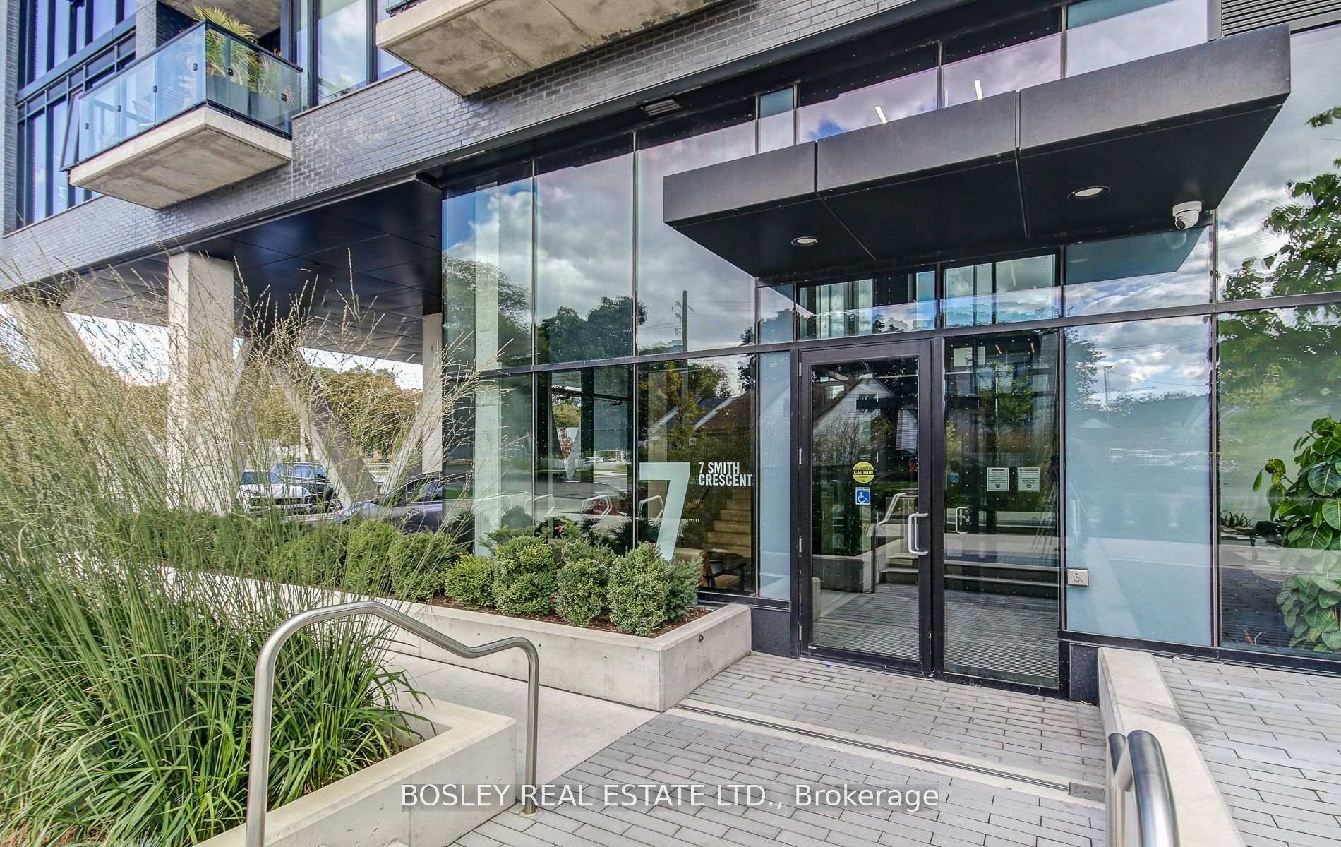 Photo 3 of Unit 707, 7 Smith Crescent, Etobicoke, Stonegate-Queensway — HOMEH