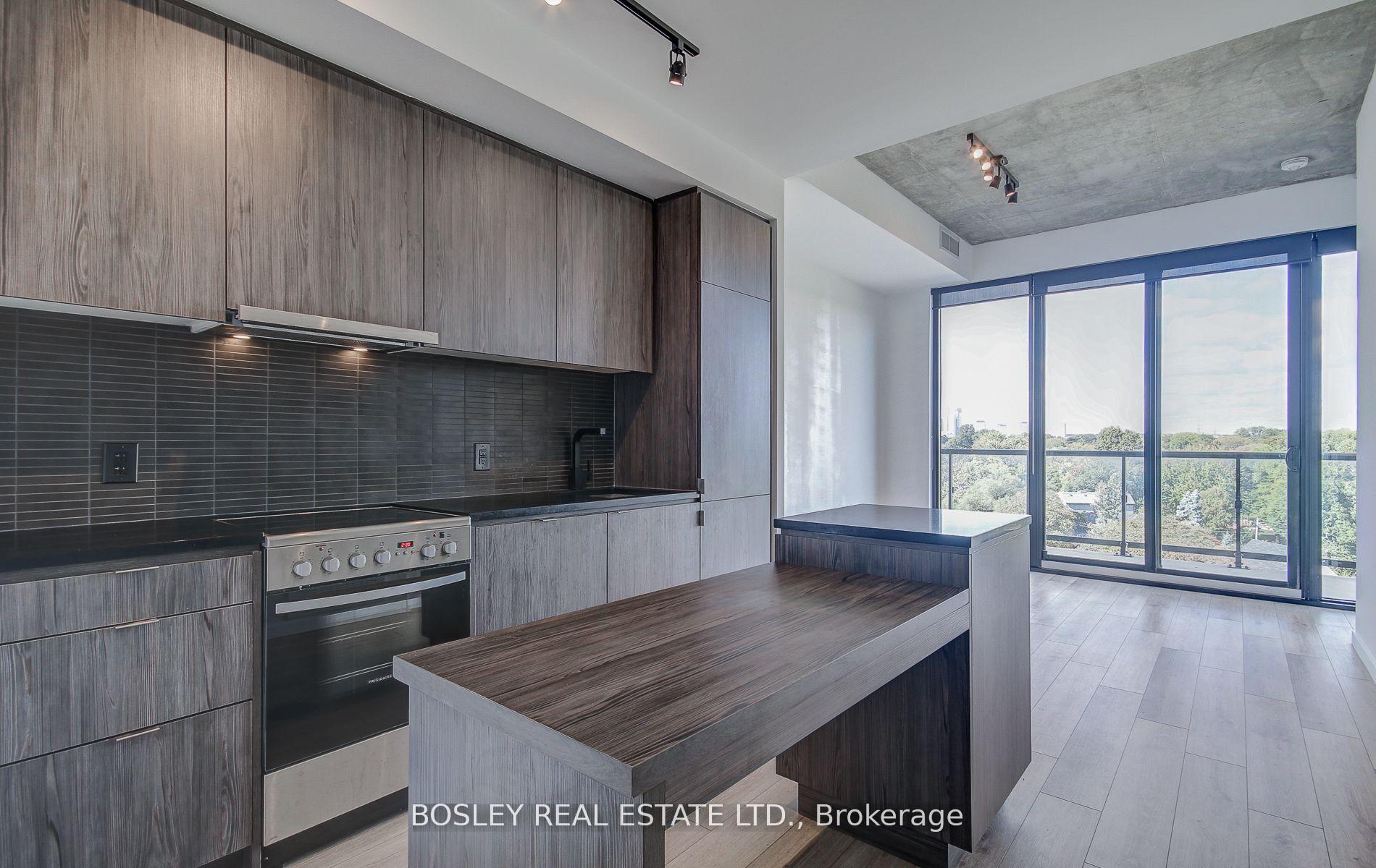 Photo 7 of Unit 707, 7 Smith Crescent, Etobicoke, Stonegate-Queensway — HOMEH