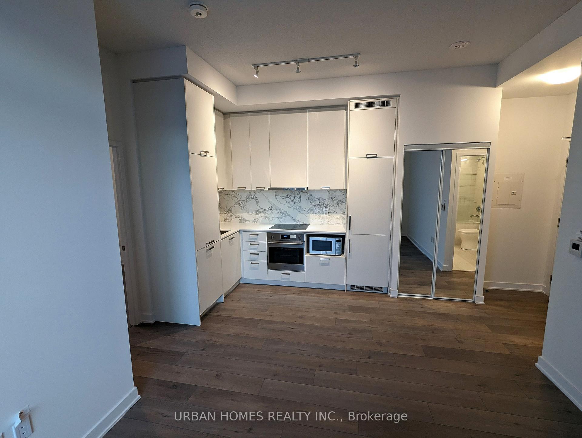 Photo 7 of Unit 1210, 10 Honeycrisp Crescent, Vaughan, Vaughan Corporate Centre — HOMEH
