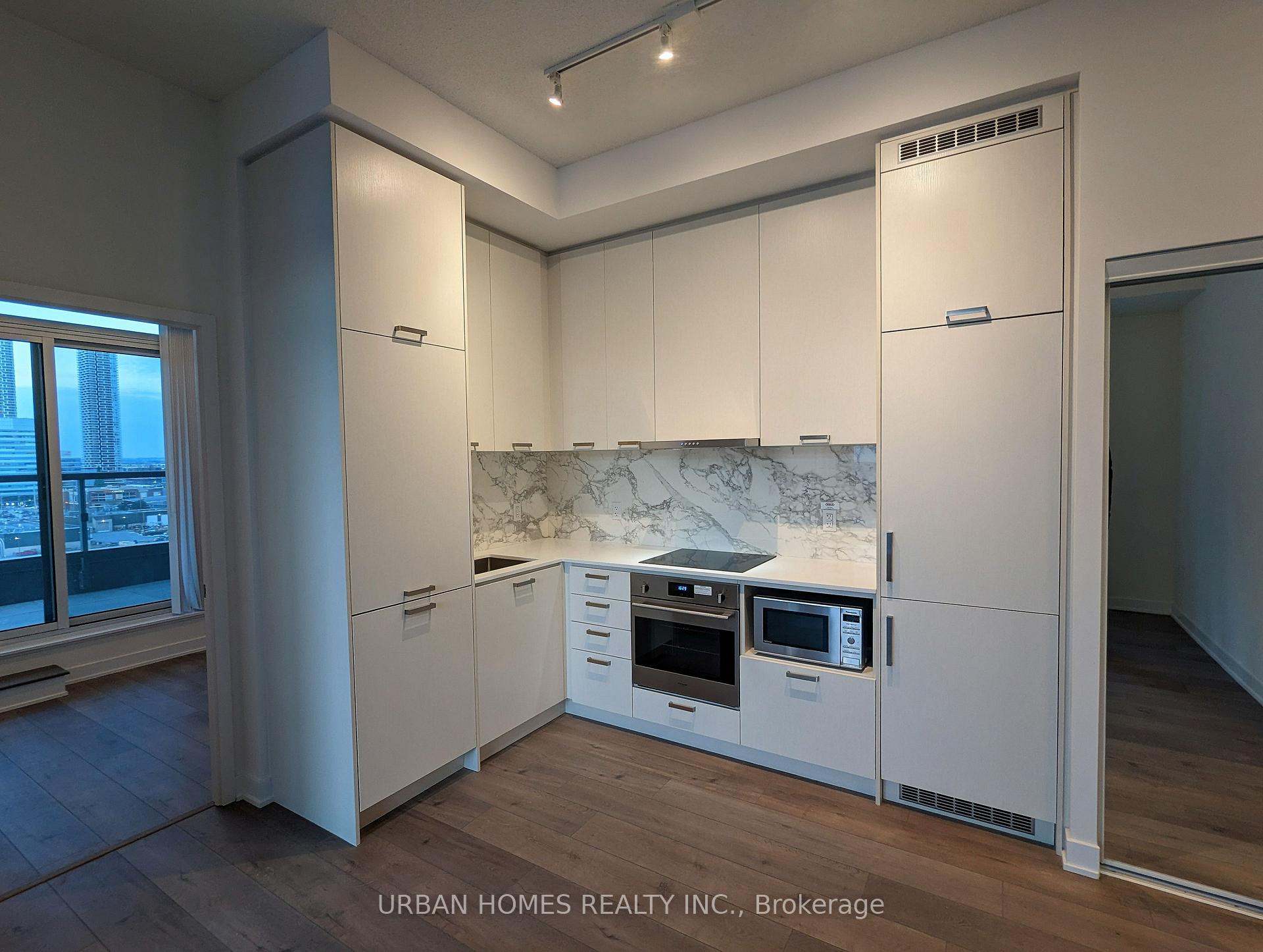 Photo 3 of Unit 1210, 10 Honeycrisp Crescent, Vaughan, Vaughan Corporate Centre — HOMEH
