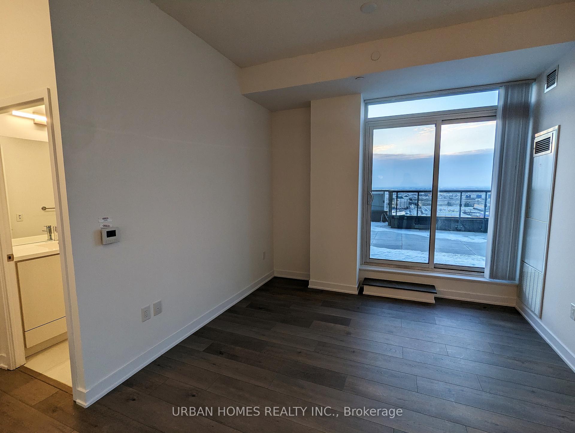 Photo 4 of Unit 1210, 10 Honeycrisp Crescent, Vaughan, Vaughan Corporate Centre — HOMEH
