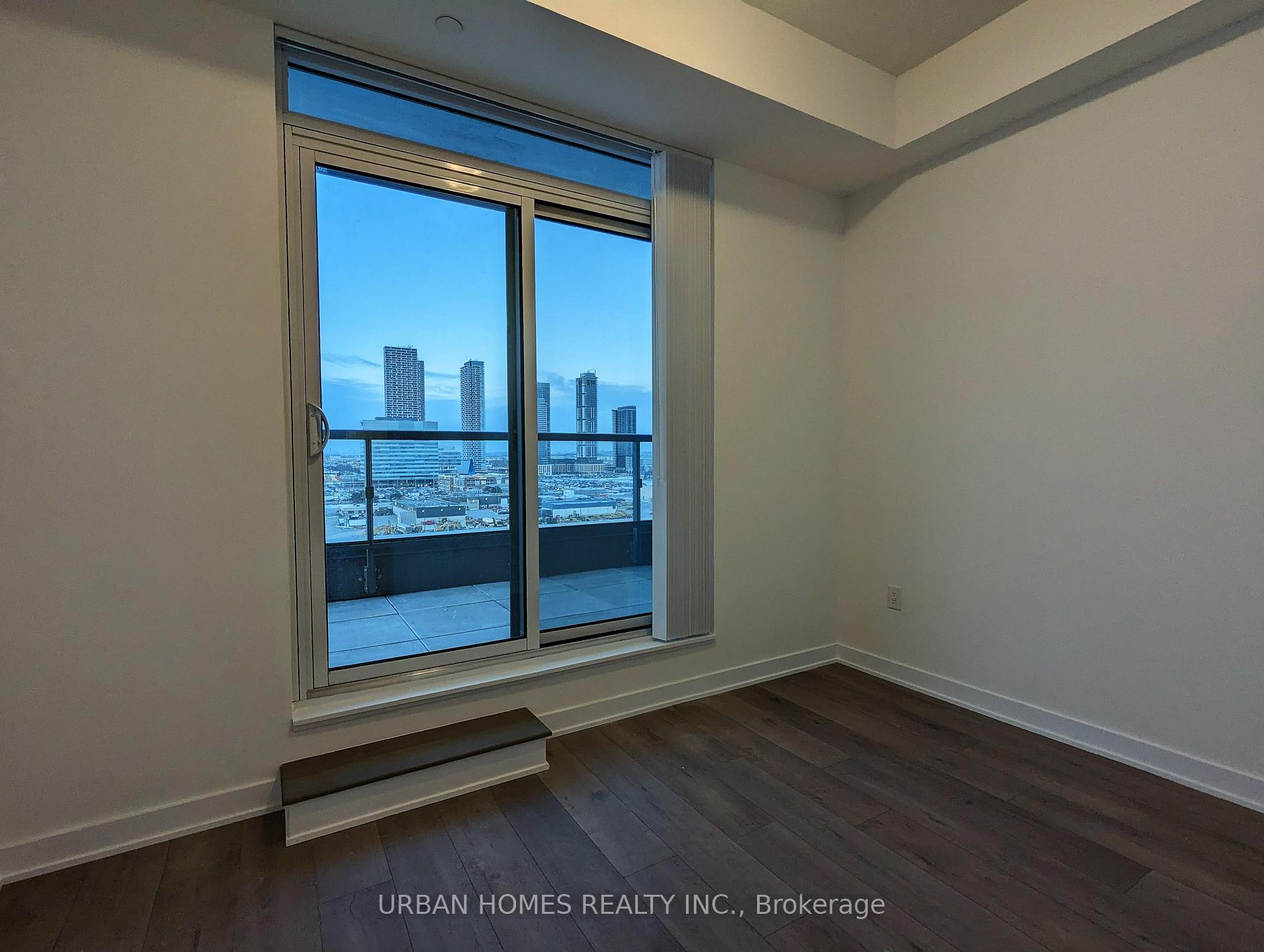 Photo 10 of Unit 1210, 10 Honeycrisp Crescent, Vaughan, Vaughan Corporate Centre — HOMEH
