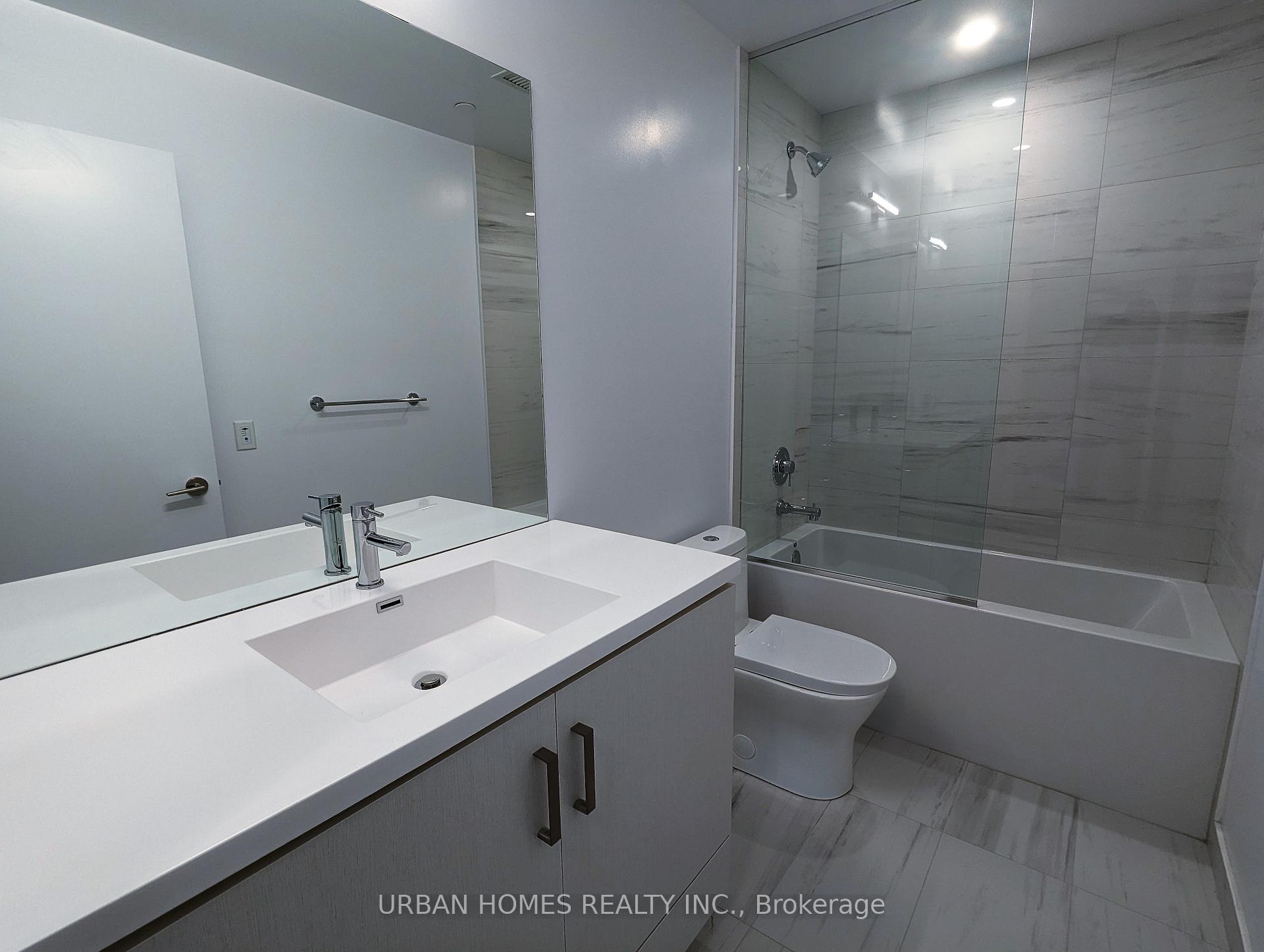Photo 11 of Unit 1210, 10 Honeycrisp Crescent, Vaughan, Vaughan Corporate Centre — HOMEH