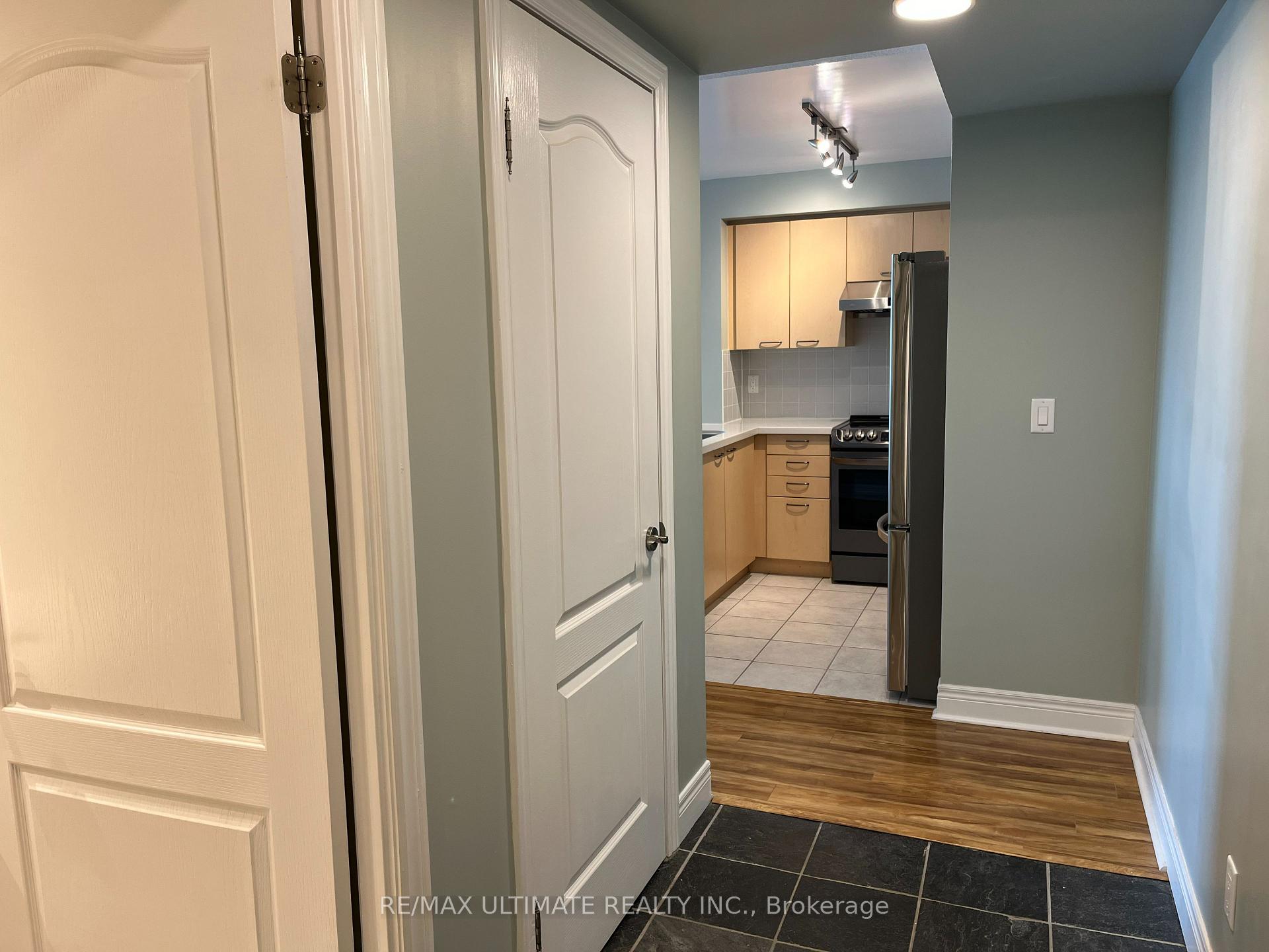 Photo 4 of Unit 818, 48 Suncrest Boulevard, Markham, Commerce Valley — HOMEH