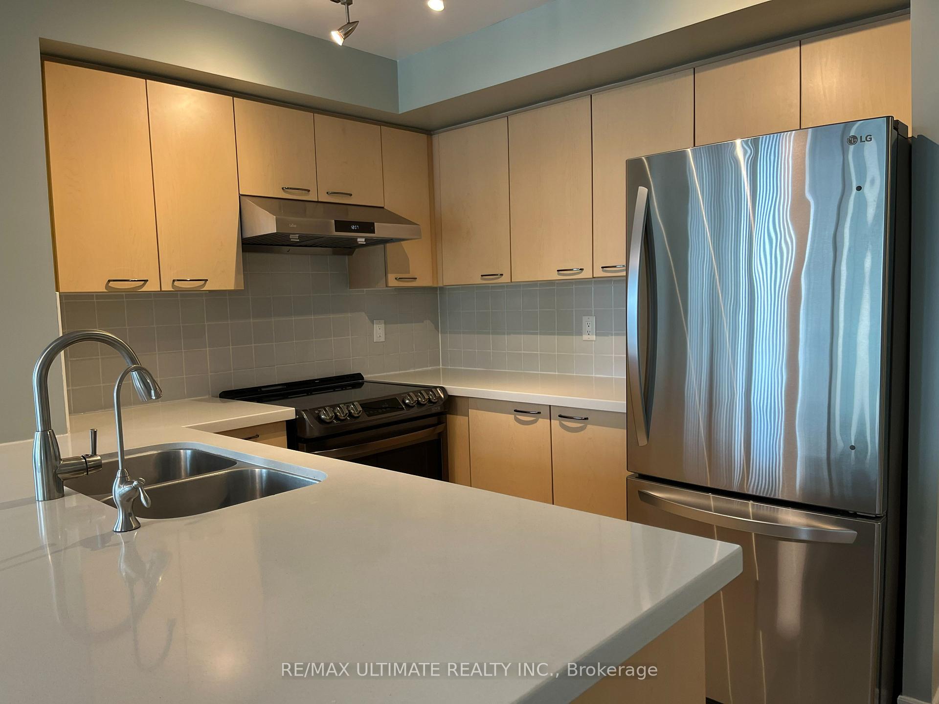Photo 7 of Unit 818, 48 Suncrest Boulevard, Markham, Commerce Valley — HOMEH
