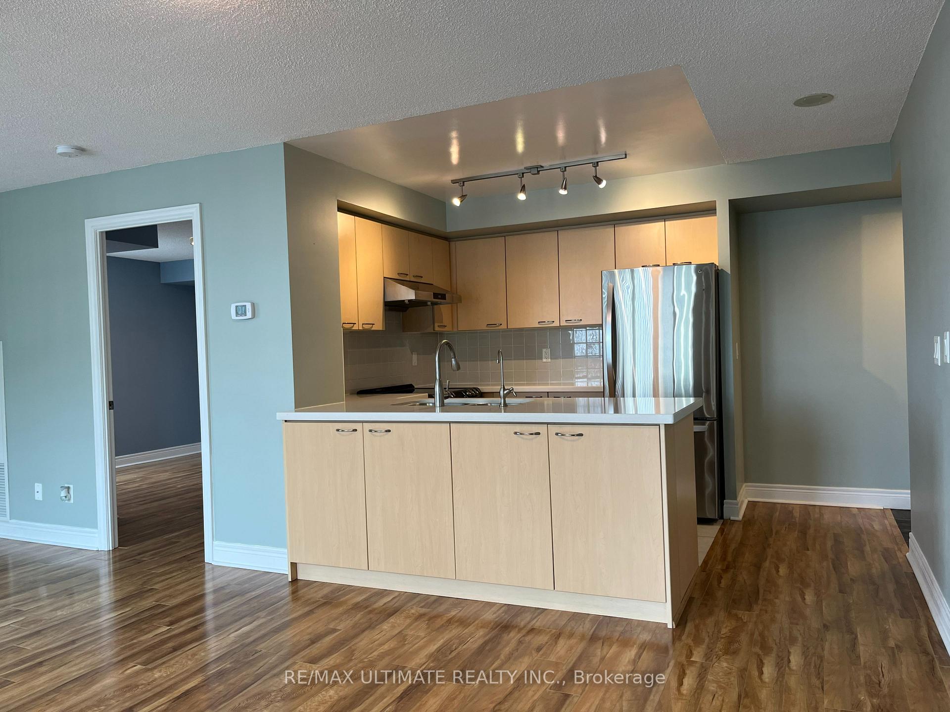 Photo 3 of Unit 818, 48 Suncrest Boulevard, Markham, Commerce Valley — HOMEH
