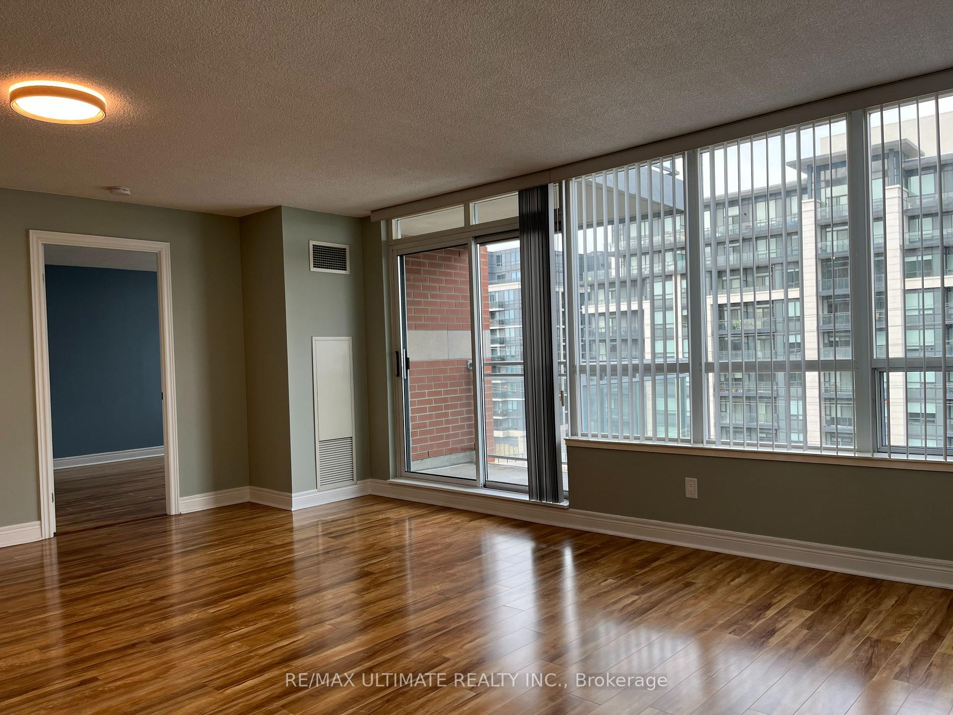 Photo 9 of Unit 818, 48 Suncrest Boulevard, Markham, Commerce Valley — HOMEH
