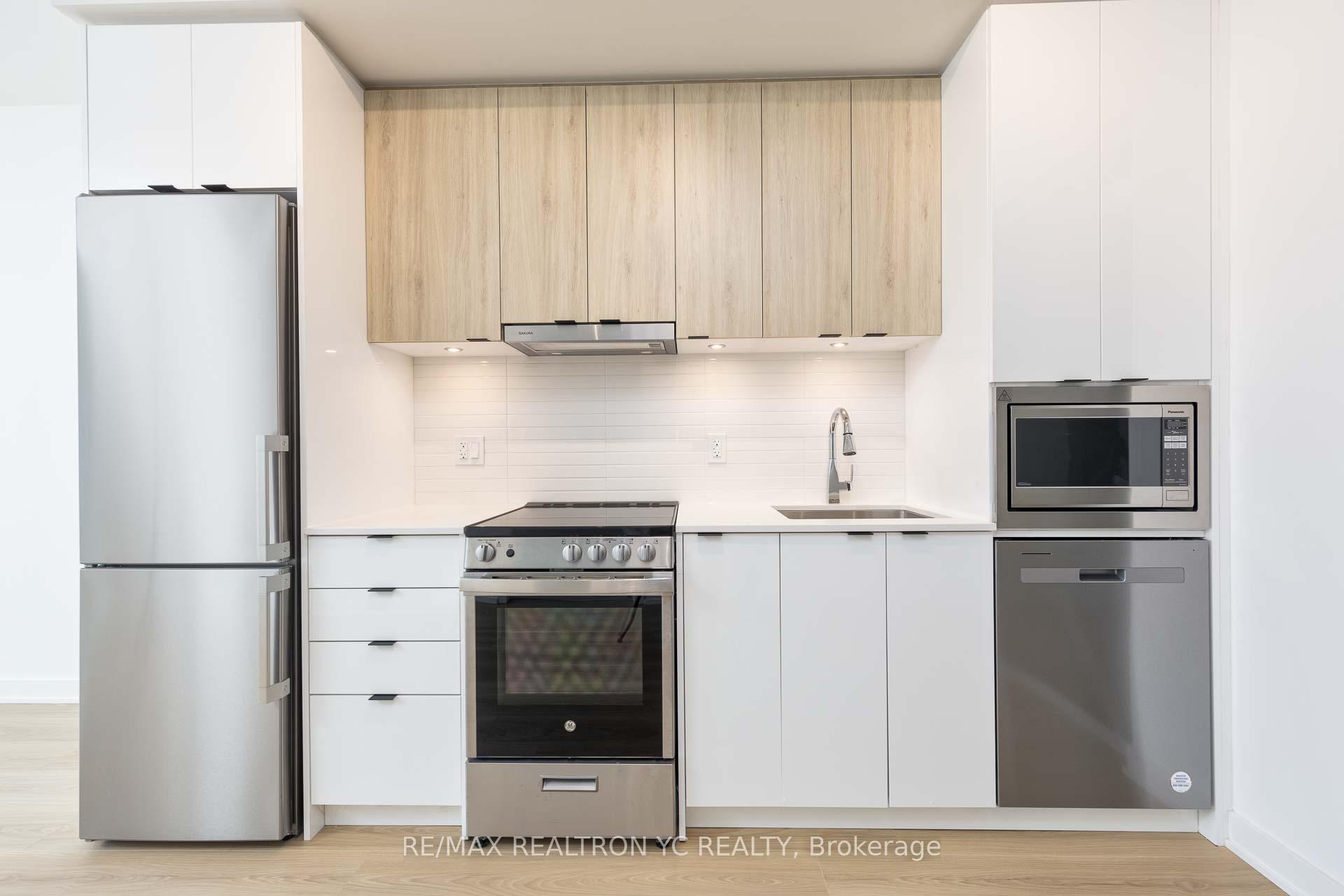 Photo 7 of Unit A205, 30 Upper Mall Way, Vaughan, Brownridge — HOMEH