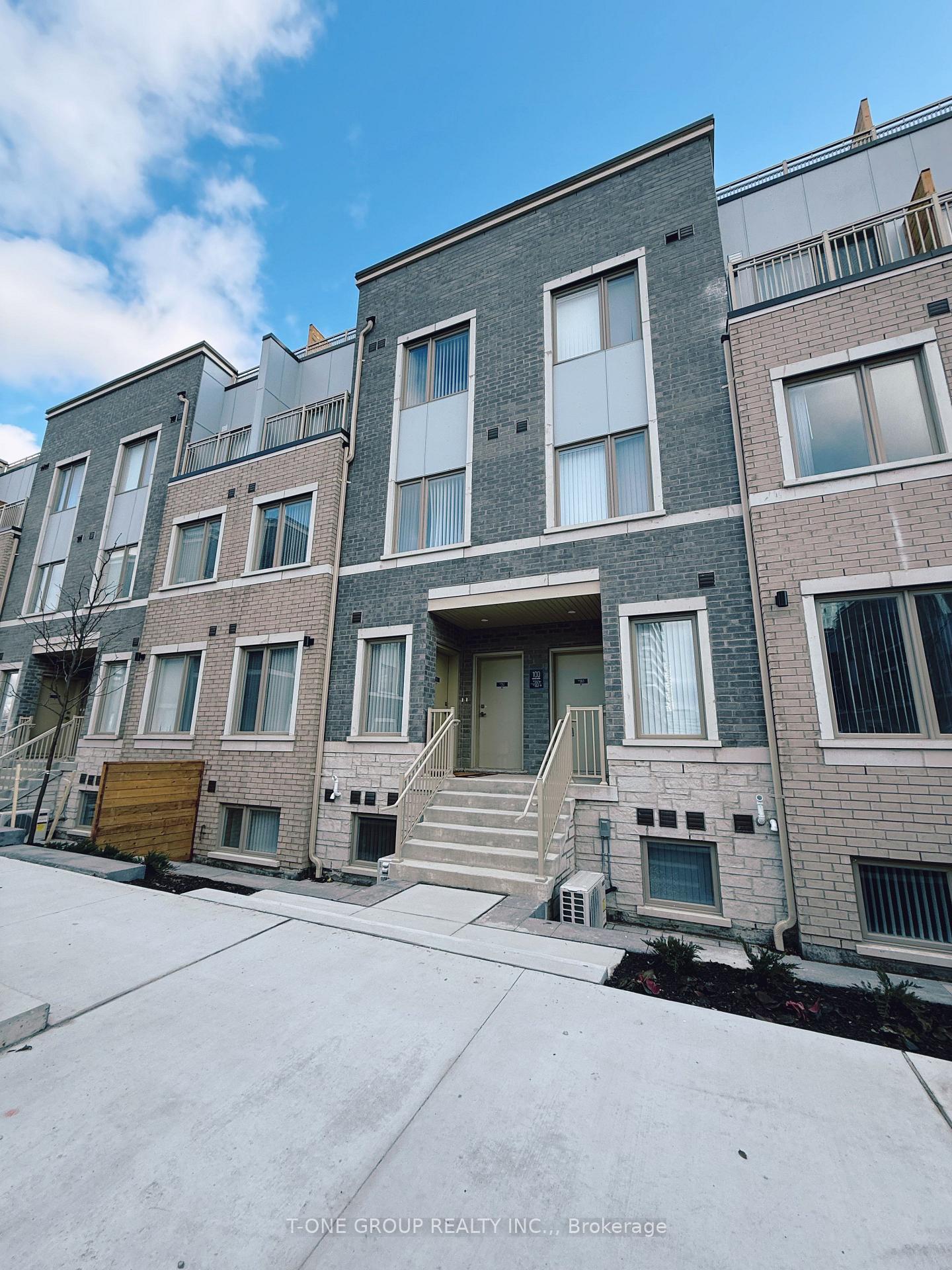 Photo 1 of Unit 352, 100 Honeycrisp Crescent, Vaughan, Vaughan Corporate Centre — HOMEH
