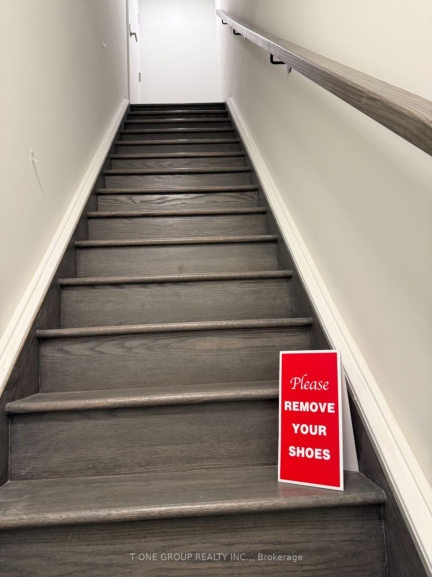 Photo 6 of Unit 352, 100 Honeycrisp Crescent, Vaughan, Vaughan Corporate Centre — HOMEH
