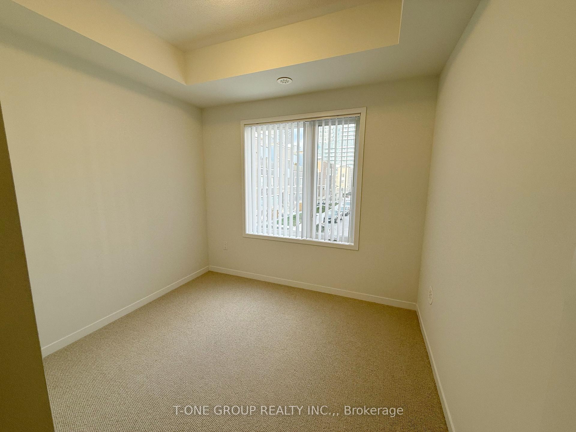 Photo 5 of Unit 352, 100 Honeycrisp Crescent, Vaughan, Vaughan Corporate Centre — HOMEH