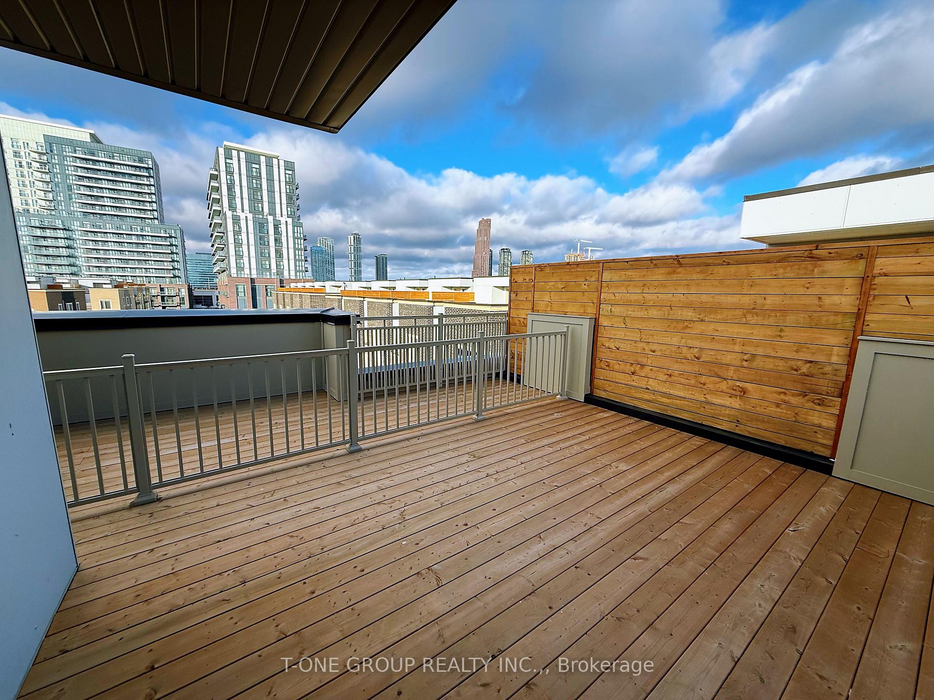 Photo 11 of Unit 352, 100 Honeycrisp Crescent, Vaughan, Vaughan Corporate Centre — HOMEH