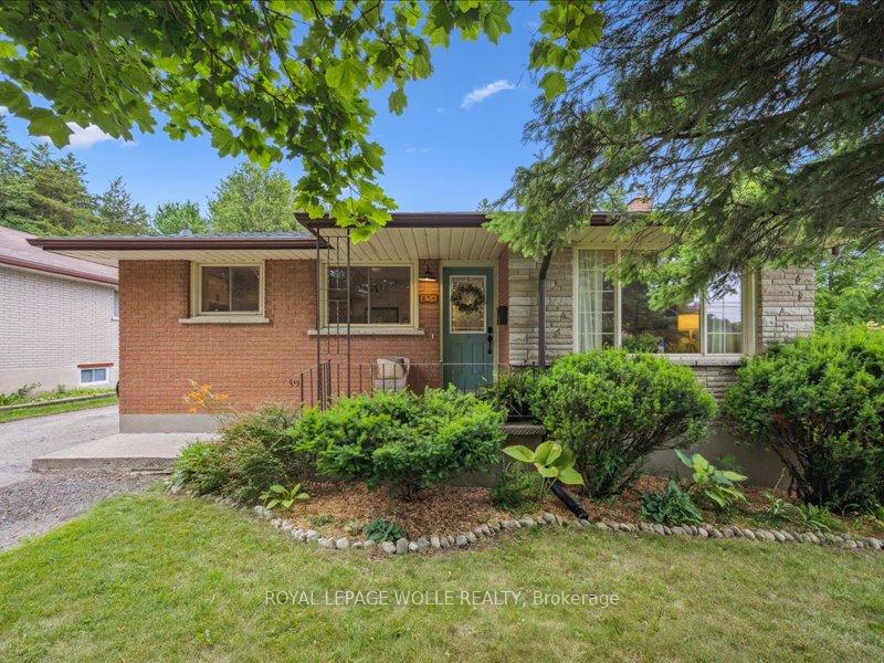 Front of 456 Speedvale Avenue E