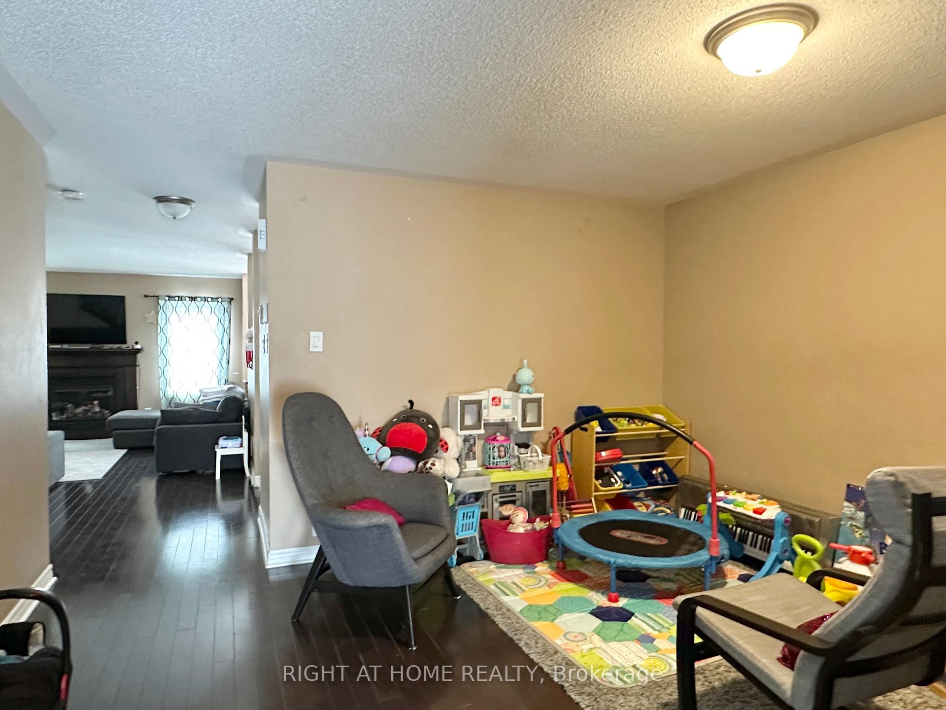 Photo 6 of 631 Paul Metivier Drive, Ottawa, Barrhaven - Strandherd — HOMEH