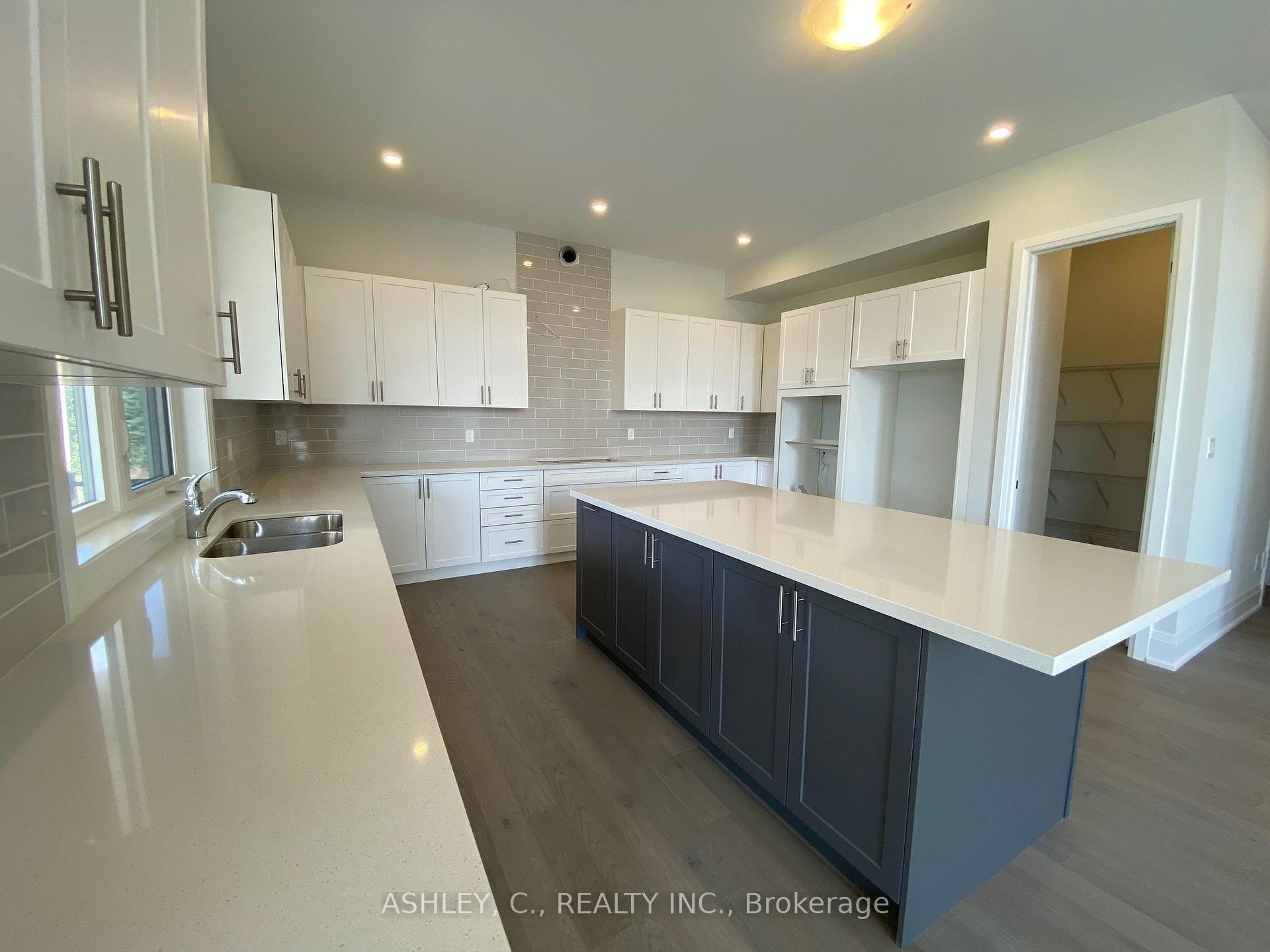 Photo 13 of 132 WIlliam Crisp Drive, Caledon, Alton — HOMEH