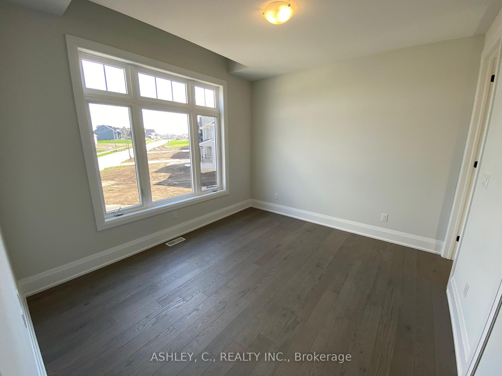 Photo 16 of 132 WIlliam Crisp Drive, Caledon, Alton — HOMEH
